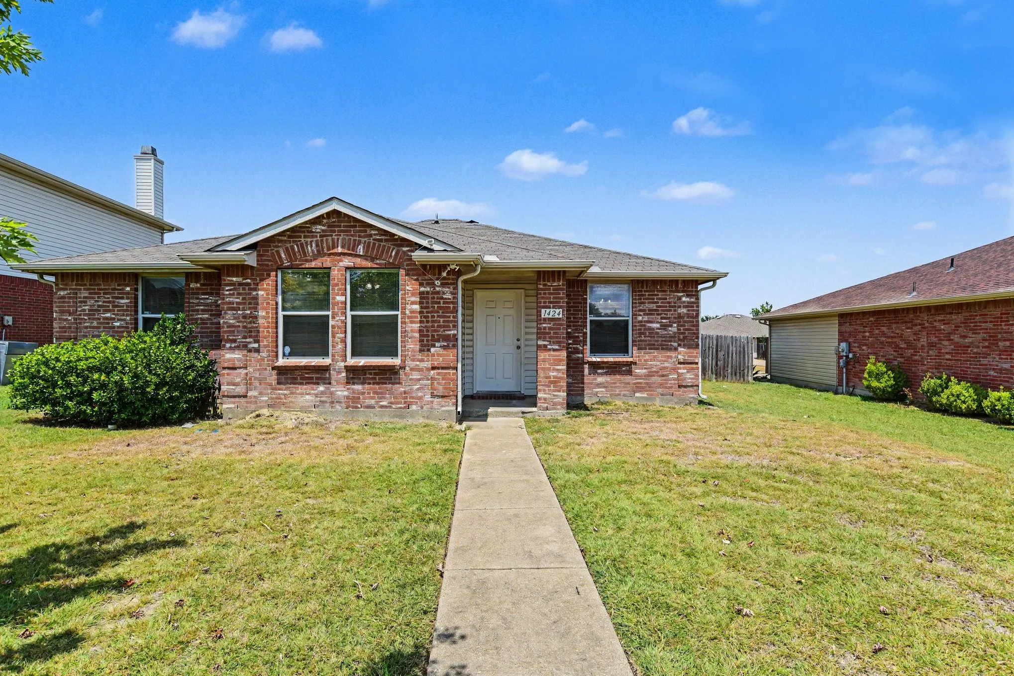 Single Family Residence For Rent in Dallas County , 1424 Junction Run, Mesquite, Texas 75181, 3 Bedroom, 2 Bathroom, 2 Garage spaces, 1,389 Sqft, built in 2005, Price $2,695, mls#21354202, Real Estate Agent in Mesquite, Homes For Rent in Dallas county, Homes For Rent in Mesquite, Realtor in Mesquite Texas, Real Estate Brokerage Independent Realty Texas, Luminita Cordes Realtor
