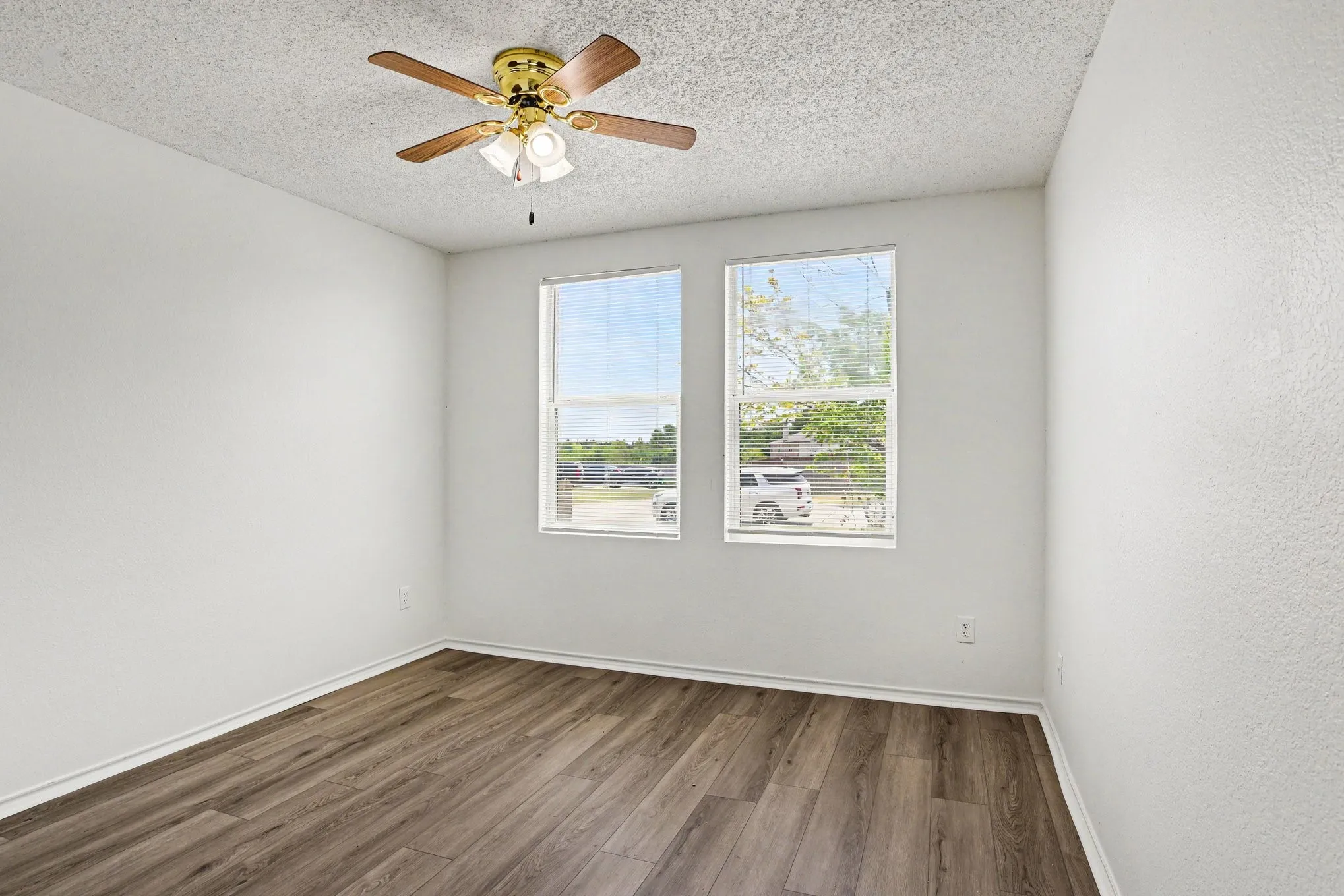 Single Family Residence For Rent in Dallas County , 1424 Junction Run, Mesquite, Texas 75181, 3 Bedroom, 2 Bathroom, 2 Garage spaces, 1,389 Sqft, built in 2005, Price $2,695, mls#21354202, Real Estate Agent in Mesquite, Homes For Rent in Dallas county, Homes For Rent in Mesquite, Realtor in Mesquite Texas, Real Estate Brokerage Independent Realty Texas, Luminita Cordes Realtor