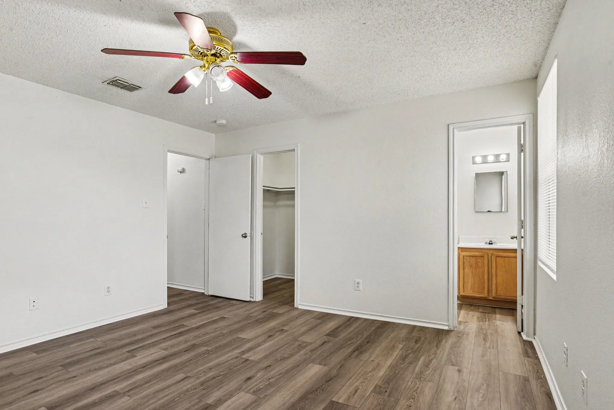 Single Family Residence For Rent in Dallas County , 1424 Junction Run, Mesquite, Texas 75181, 3 Bedroom, 2 Bathroom, 2 Garage spaces, 1,389 Sqft, built in 2005, Price $2,695, mls#21354202, Real Estate Agent in Mesquite, Homes For Rent in Dallas county, Homes For Rent in Mesquite, Realtor in Mesquite Texas, Real Estate Brokerage Independent Realty Texas, Luminita Cordes Realtor