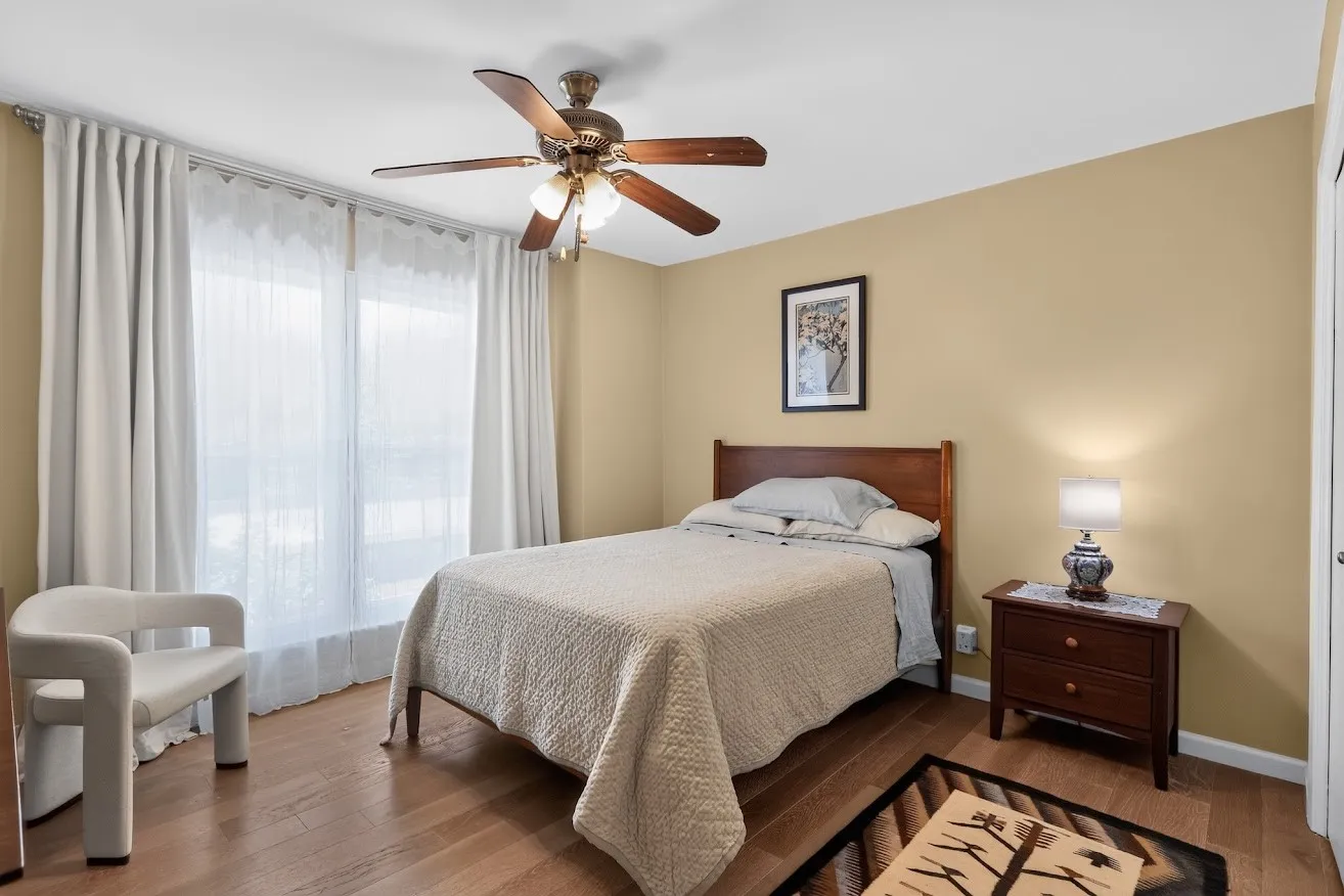 Townhouse For Sale in Tarrant County , 2115 Warnford Place, Arlington, Texas 76015, 3 Bedroom, 3 Bathroom, 2 Garage spaces, 1,400 Sqft, built in 1973, mls#21355926, Real Estate Agent in Arlington, Homes For Sale in Tarrant county, Homes For Sale in Arlington, Realtor in Arlington Texas, Real Estate Brokerage Independent Realty Texas, Luminita Cordes Realtor
