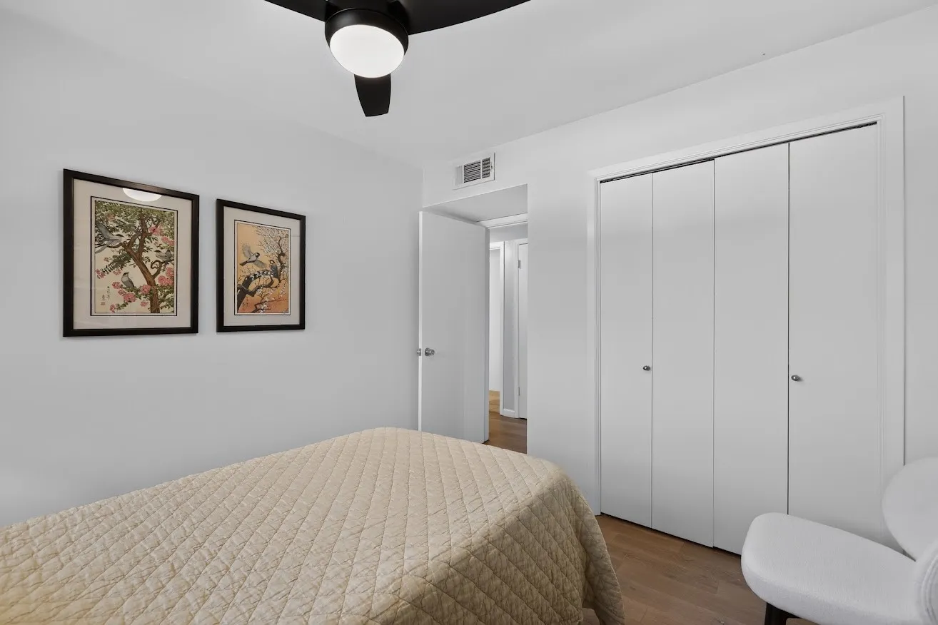Townhouse For Sale in Tarrant County , 2115 Warnford Place, Arlington, Texas 76015, 3 Bedroom, 3 Bathroom, 2 Garage spaces, 1,400 Sqft, built in 1973, mls#21355926, Real Estate Agent in Arlington, Homes For Sale in Tarrant county, Homes For Sale in Arlington, Realtor in Arlington Texas, Real Estate Brokerage Independent Realty Texas, Luminita Cordes Realtor