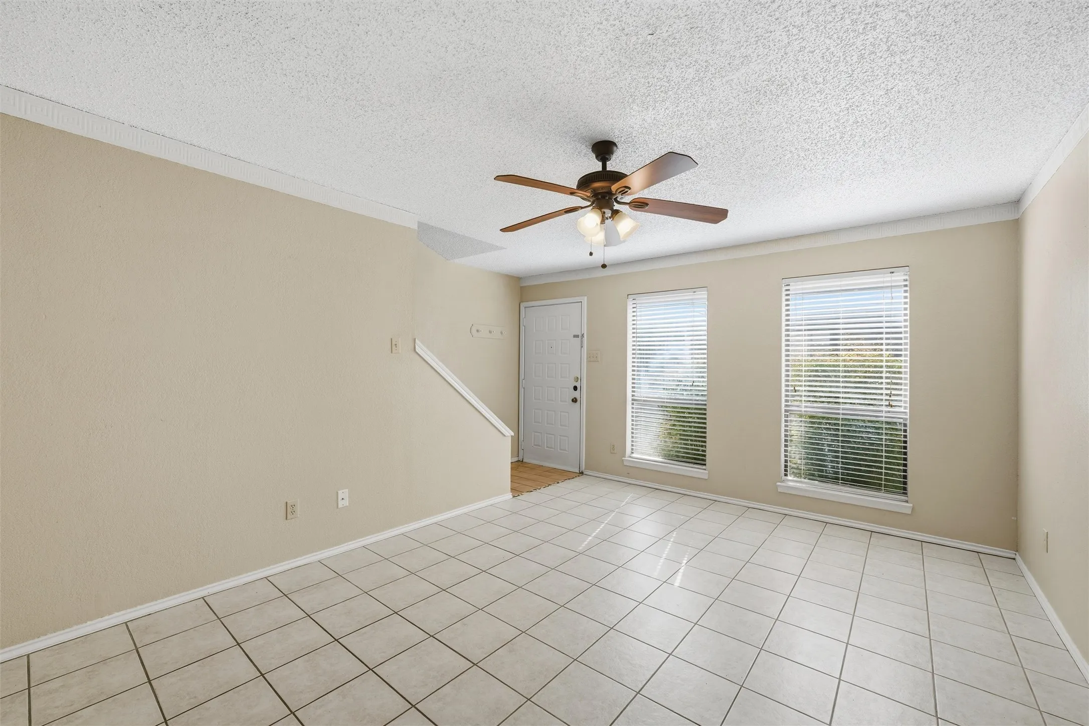 Condominium For Rent in Mc Lennan County , 1371 S 11th Street, Waco, Texas 76706, 2 Bedroom, 3 Bathroom, Garage spaces, 1,164 Sqft, built in 1983, mls#21356259, Real Estate Agent in Waco, Homes For Rent in Mc Lennan county, Homes For Rent in Waco, Realtor in Waco Texas, Real Estate Brokerage Independent Realty Texas, Luminita Cordes Realtor