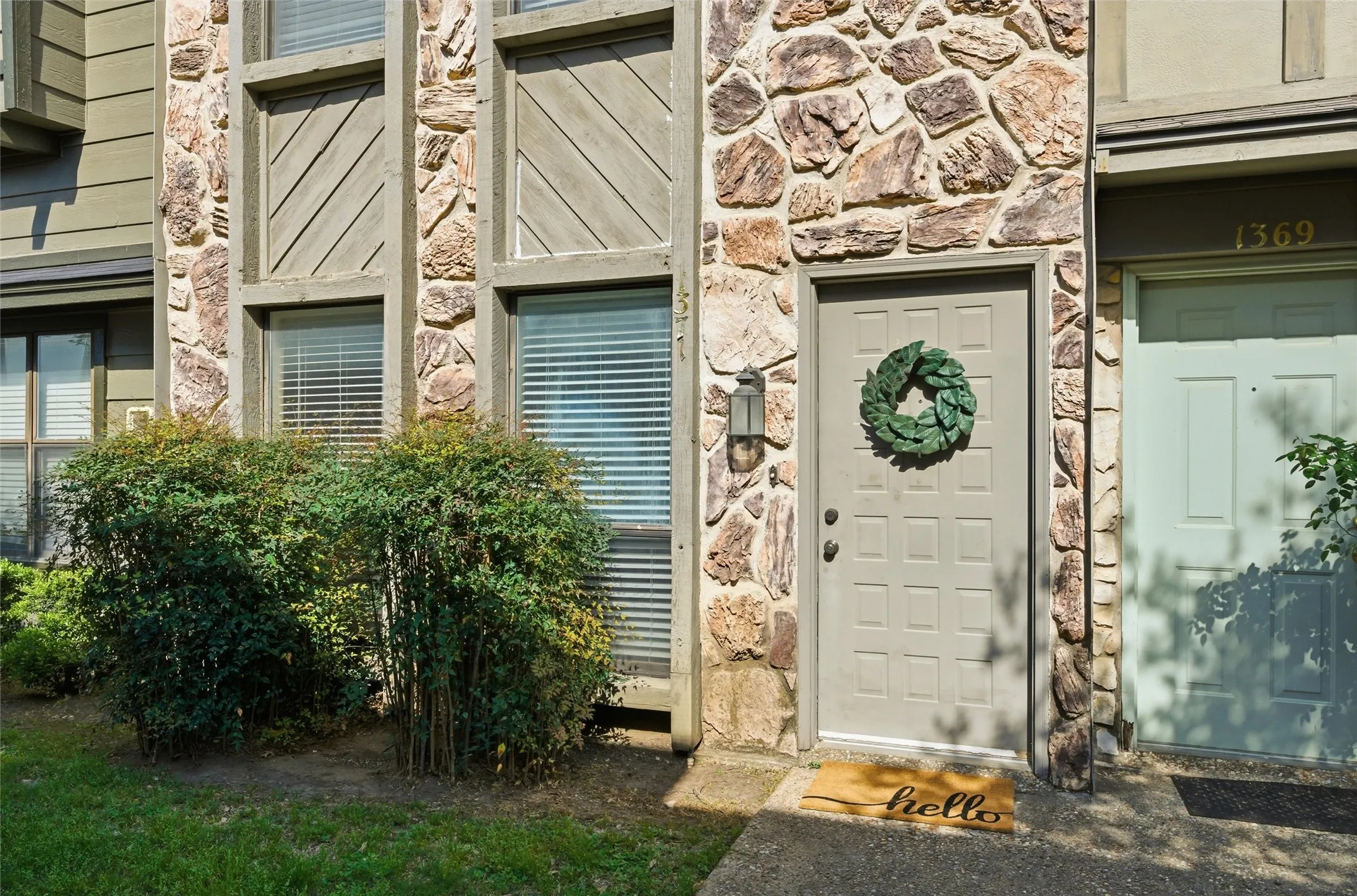 Condominium For Rent in Mc Lennan County , 1371 S 11th Street, Waco, Texas 76706, 2 Bedroom, 3 Bathroom, Garage spaces, 1,164 Sqft, built in 1983, mls#21356259, Real Estate Agent in Waco, Homes For Rent in Mc Lennan county, Homes For Rent in Waco, Realtor in Waco Texas, Real Estate Brokerage Independent Realty Texas, Luminita Cordes Realtor