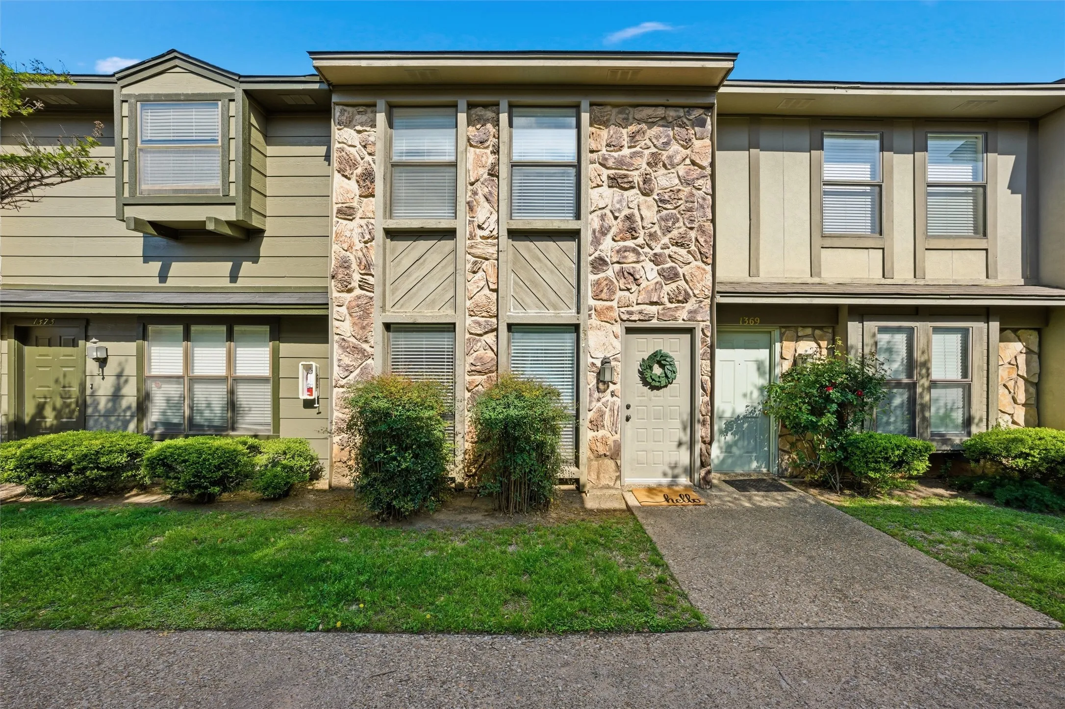 Condominium For Rent in Mc Lennan County , 1371 S 11th Street, Waco, Texas 76706, 2 Bedroom, 3 Bathroom, Garage spaces, 1,164 Sqft, built in 1983, mls#21356259, Real Estate Agent in Waco, Homes For Rent in Mc Lennan county, Homes For Rent in Waco, Realtor in Waco Texas, Real Estate Brokerage Independent Realty Texas, Luminita Cordes Realtor