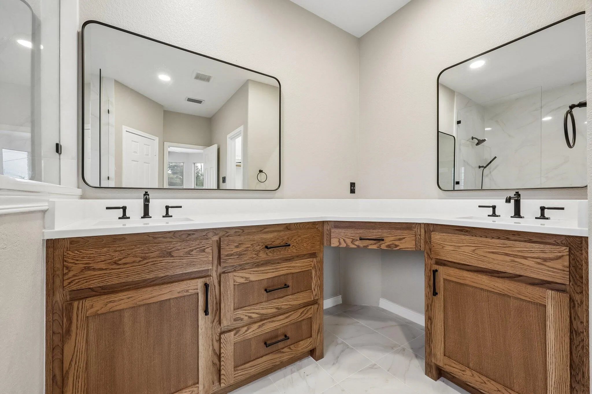 Single Family Residence For Sale in Tarrant County , 5929 Clipper Lane, Fort Worth, Texas 76179, 4 Bedroom, 4 Bathroom, 2 Garage spaces, 3,610 Sqft, built in 2007, mls#21356275, Real Estate Agent in Fort Worth, Homes For Sale in Tarrant county, Homes For Sale in Fort Worth, Realtor in Fort Worth Texas, Real Estate Brokerage Independent Realty Texas, Luminita Cordes Realtor
