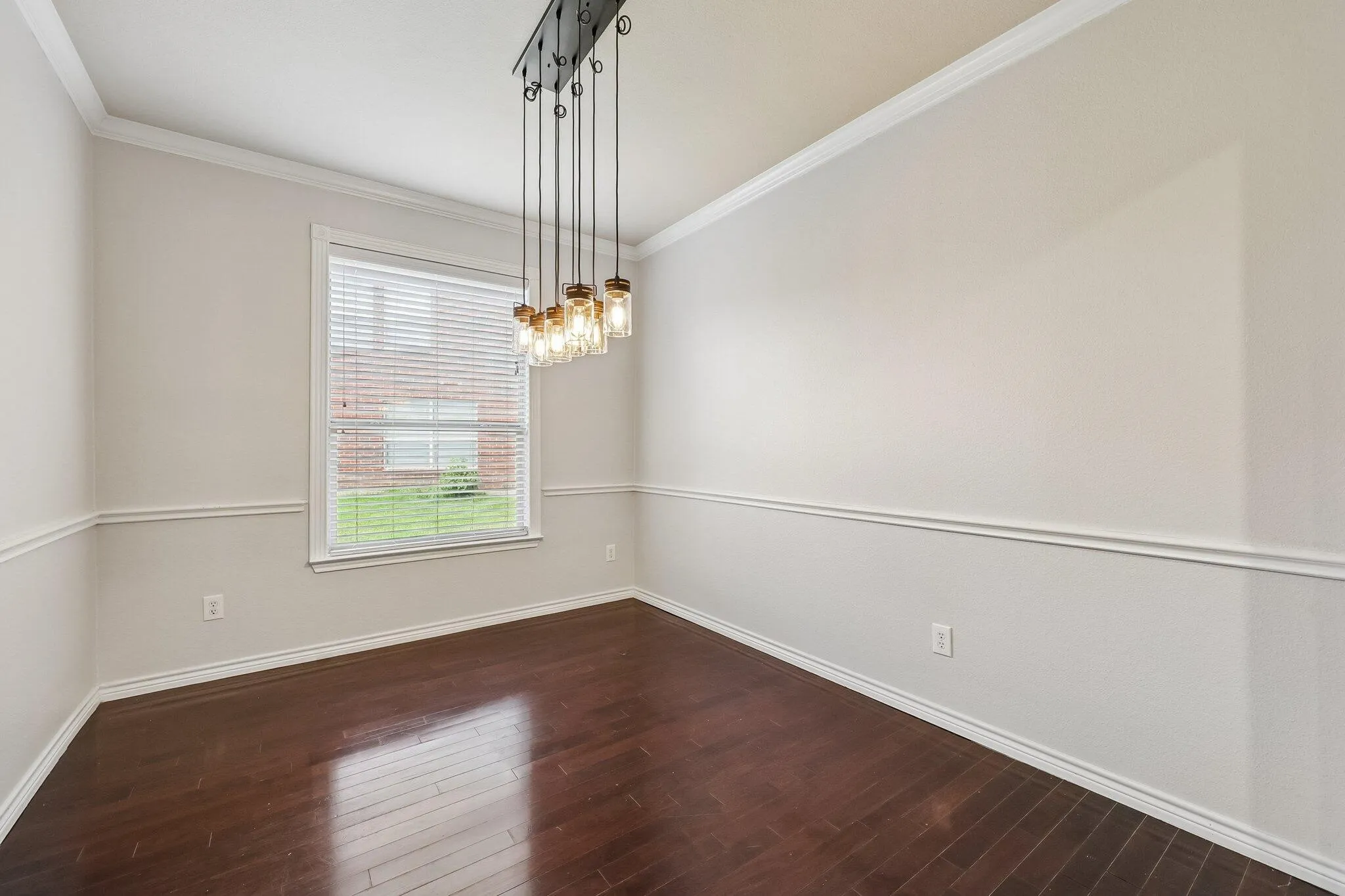 Single Family Residence For Sale in Tarrant County , 5929 Clipper Lane, Fort Worth, Texas 76179, 4 Bedroom, 4 Bathroom, 2 Garage spaces, 3,610 Sqft, built in 2007, mls#21356275, Real Estate Agent in Fort Worth, Homes For Sale in Tarrant county, Homes For Sale in Fort Worth, Realtor in Fort Worth Texas, Real Estate Brokerage Independent Realty Texas, Luminita Cordes Realtor