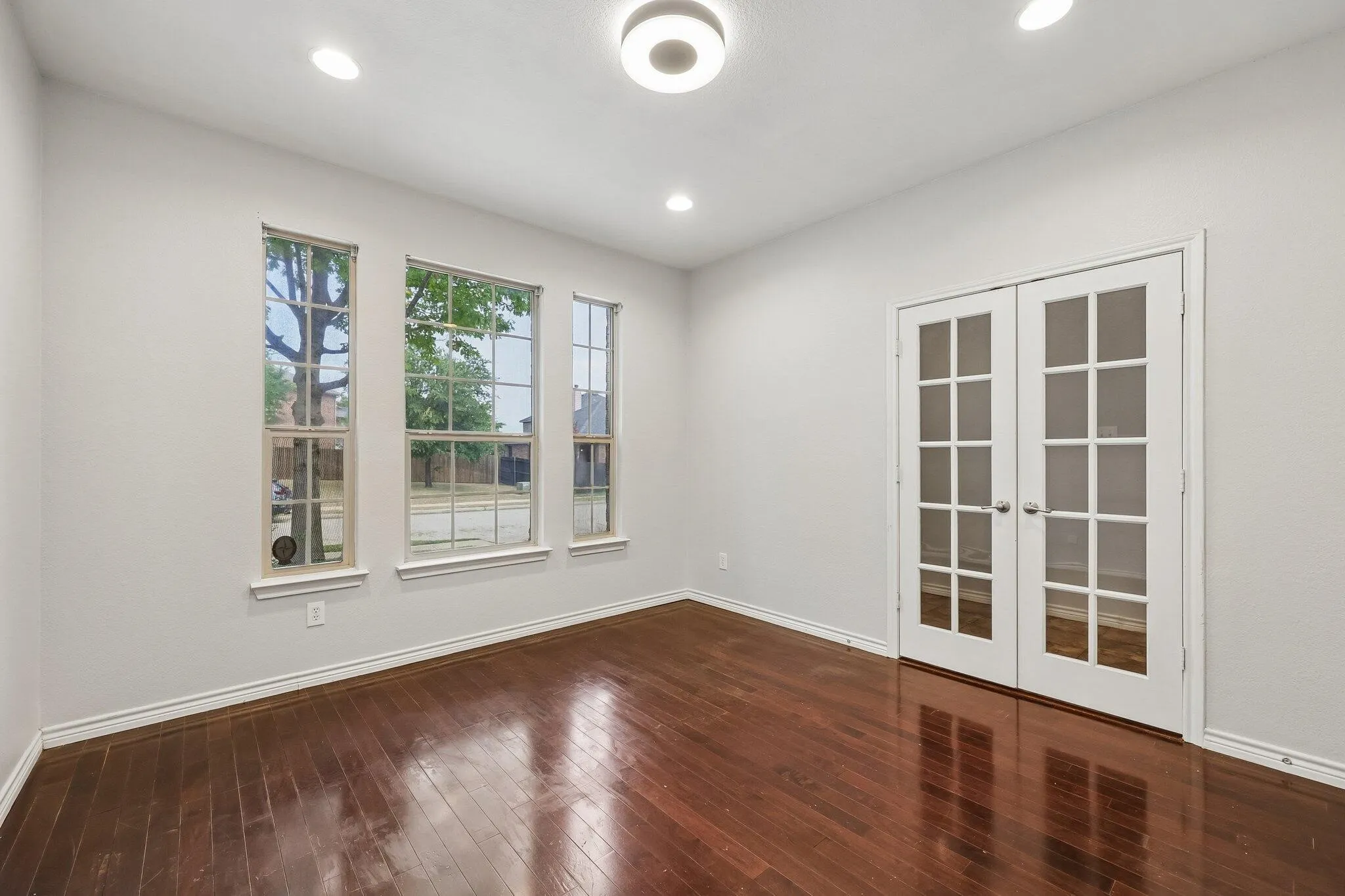 Single Family Residence For Sale in Tarrant County , 5929 Clipper Lane, Fort Worth, Texas 76179, 4 Bedroom, 4 Bathroom, 2 Garage spaces, 3,610 Sqft, built in 2007, mls#21356275, Real Estate Agent in Fort Worth, Homes For Sale in Tarrant county, Homes For Sale in Fort Worth, Realtor in Fort Worth Texas, Real Estate Brokerage Independent Realty Texas, Luminita Cordes Realtor
