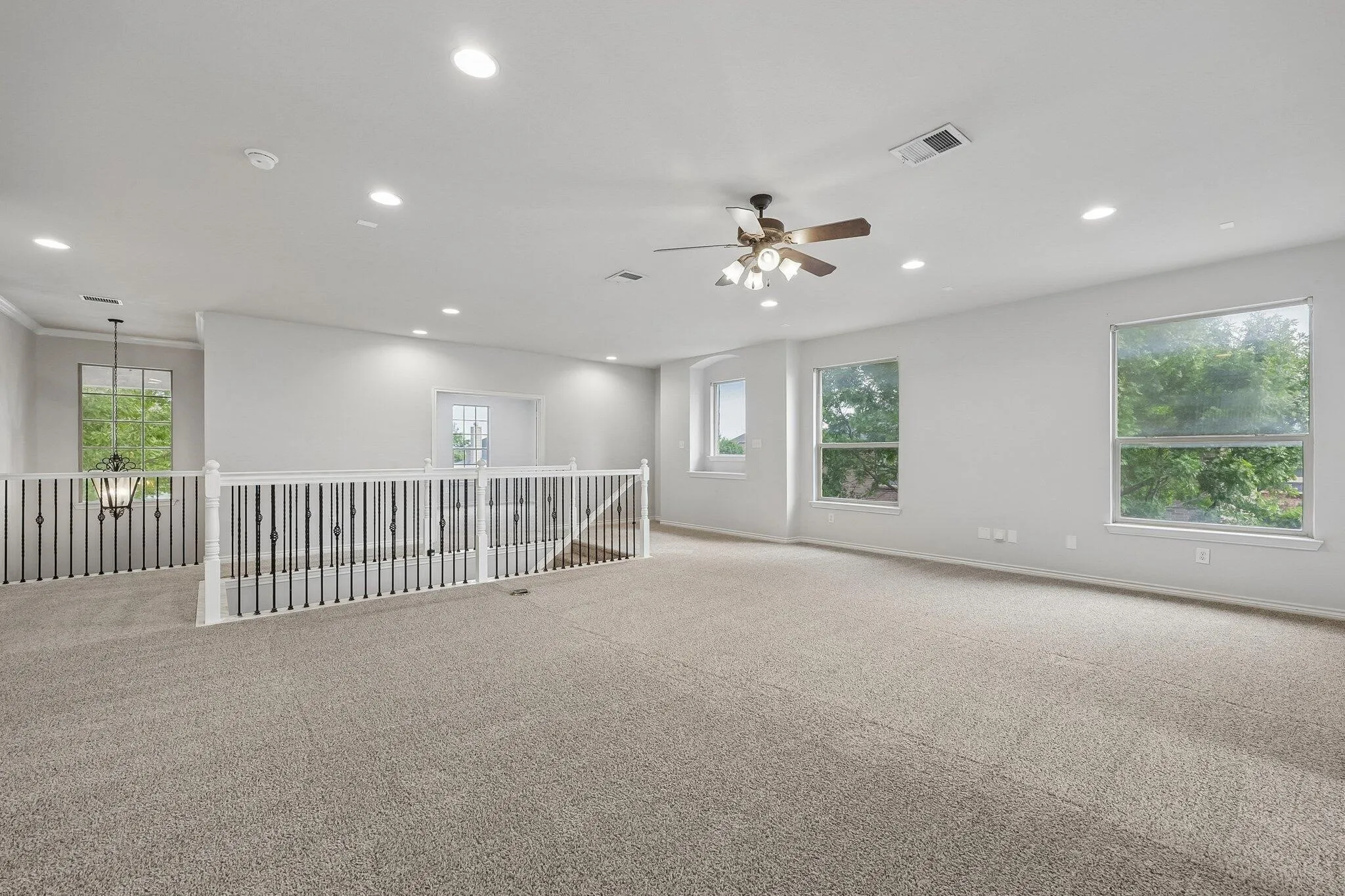 Single Family Residence For Sale in Tarrant County , 5929 Clipper Lane, Fort Worth, Texas 76179, 4 Bedroom, 4 Bathroom, 2 Garage spaces, 3,610 Sqft, built in 2007, mls#21356275, Real Estate Agent in Fort Worth, Homes For Sale in Tarrant county, Homes For Sale in Fort Worth, Realtor in Fort Worth Texas, Real Estate Brokerage Independent Realty Texas, Luminita Cordes Realtor