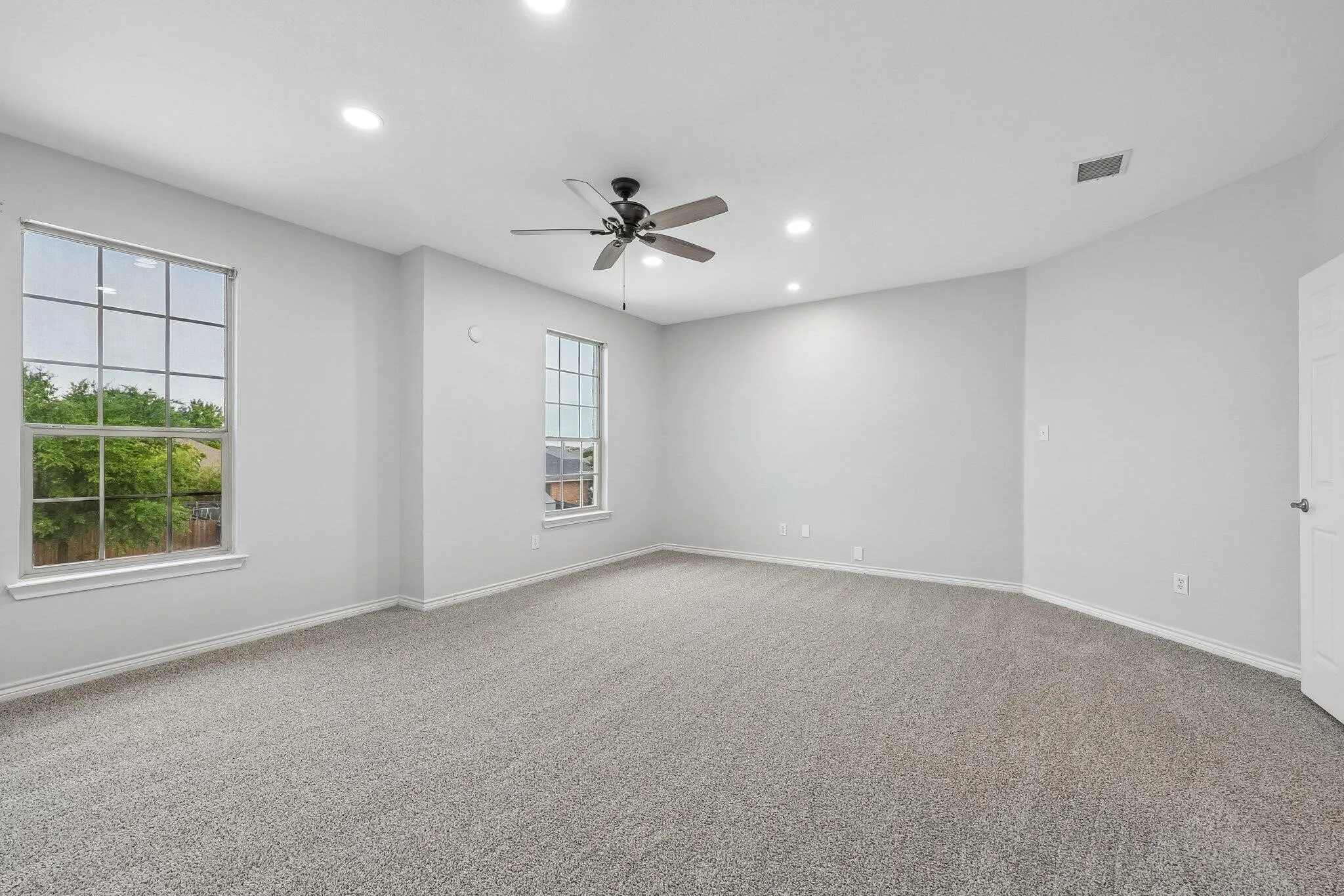 Single Family Residence For Sale in Tarrant County , 5929 Clipper Lane, Fort Worth, Texas 76179, 4 Bedroom, 4 Bathroom, 2 Garage spaces, 3,610 Sqft, built in 2007, mls#21356275, Real Estate Agent in Fort Worth, Homes For Sale in Tarrant county, Homes For Sale in Fort Worth, Realtor in Fort Worth Texas, Real Estate Brokerage Independent Realty Texas, Luminita Cordes Realtor