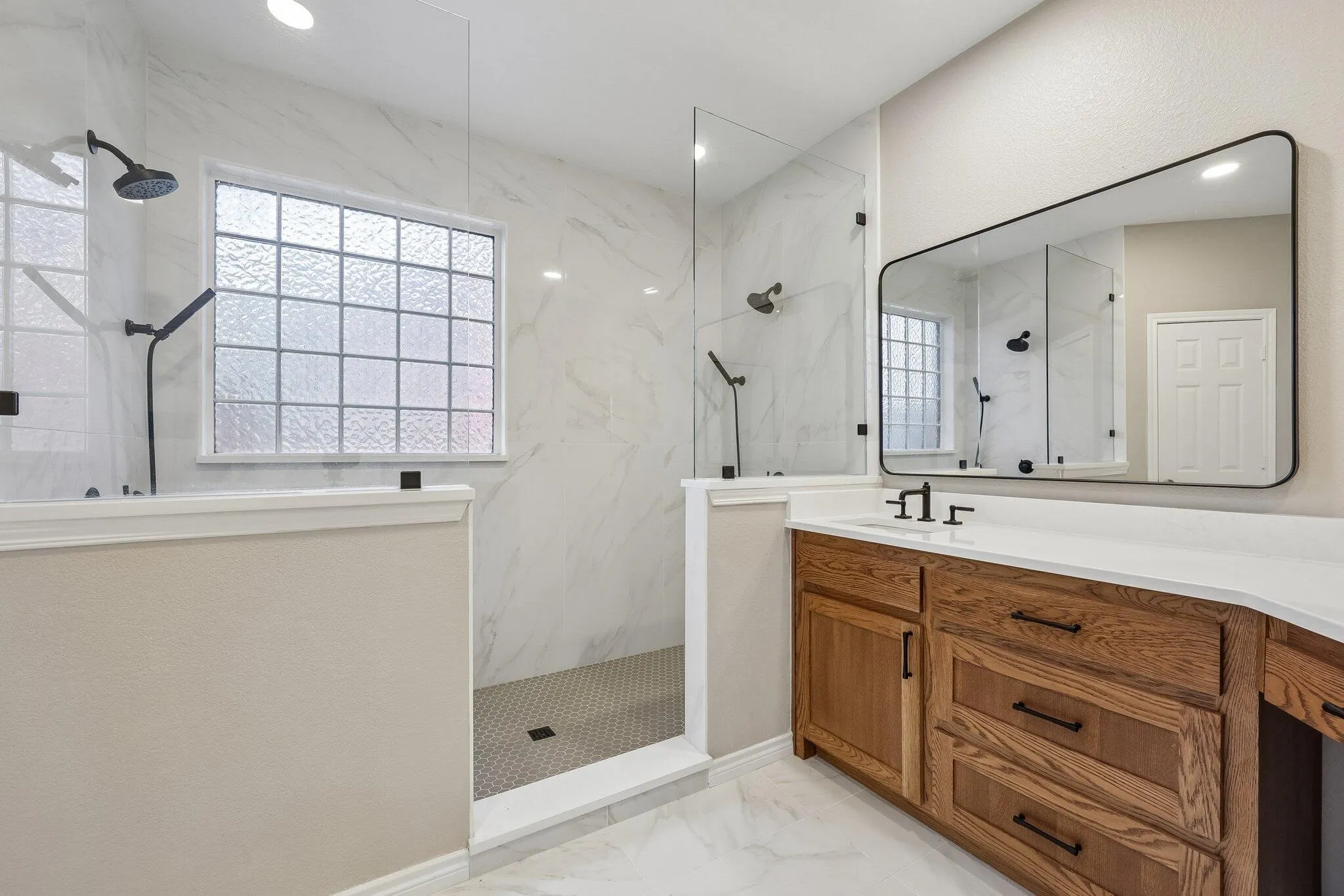 Single Family Residence For Sale in Tarrant County , 5929 Clipper Lane, Fort Worth, Texas 76179, 4 Bedroom, 4 Bathroom, 2 Garage spaces, 3,610 Sqft, built in 2007, mls#21356275, Real Estate Agent in Fort Worth, Homes For Sale in Tarrant county, Homes For Sale in Fort Worth, Realtor in Fort Worth Texas, Real Estate Brokerage Independent Realty Texas, Luminita Cordes Realtor