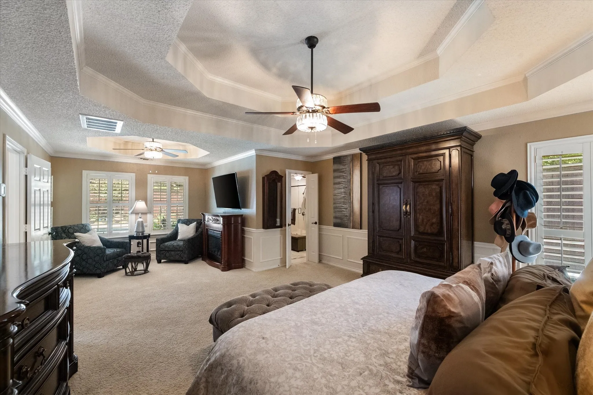 Single Family Residence For Sale in Tarrant County , 3320 Thorntree Court, Arlington, Texas 76016, 4 Bedroom, 4 Bathroom, 3 Garage spaces, 3,426 Sqft, built in 1986, mls#21355205, Real Estate Agent in Arlington, Homes For Sale in Tarrant county, Homes For Sale in Arlington, Realtor in Arlington Texas, Real Estate Brokerage Independent Realty Texas, Luminita Cordes Realtor