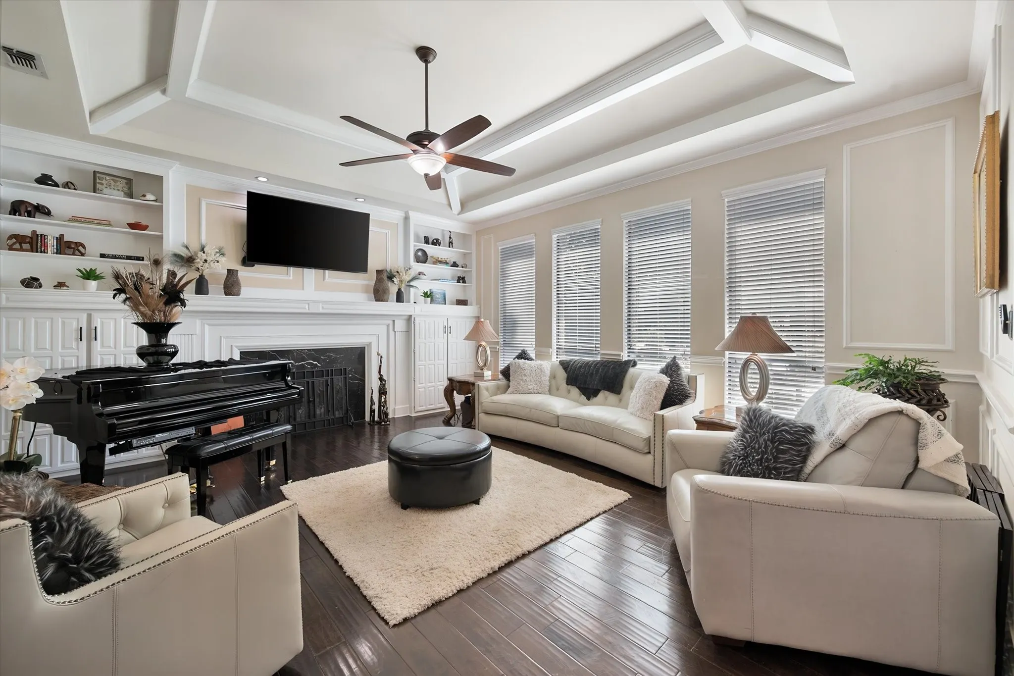 Single Family Residence For Sale in Tarrant County , 3320 Thorntree Court, Arlington, Texas 76016, 4 Bedroom, 4 Bathroom, 3 Garage spaces, 3,426 Sqft, built in 1986, mls#21355205, Real Estate Agent in Arlington, Homes For Sale in Tarrant county, Homes For Sale in Arlington, Realtor in Arlington Texas, Real Estate Brokerage Independent Realty Texas, Luminita Cordes Realtor