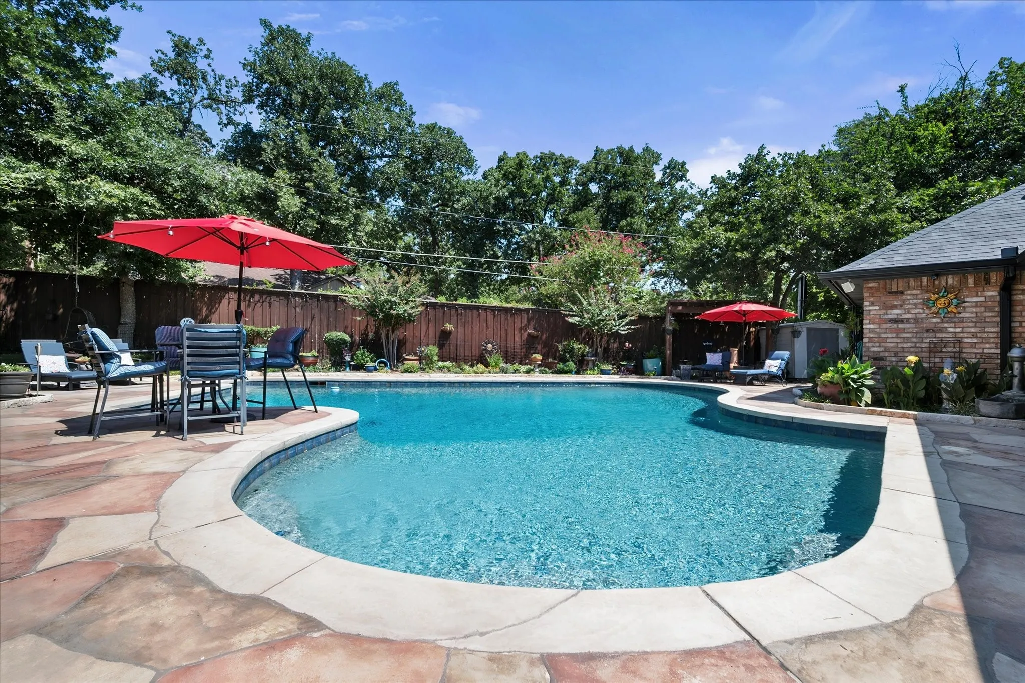 Single Family Residence For Sale in Tarrant County , 3320 Thorntree Court, Arlington, Texas 76016, 4 Bedroom, 4 Bathroom, 3 Garage spaces, 3,426 Sqft, built in 1986, mls#21355205, Real Estate Agent in Arlington, Homes For Sale in Tarrant county, Homes For Sale in Arlington, Realtor in Arlington Texas, Real Estate Brokerage Independent Realty Texas, Luminita Cordes Realtor