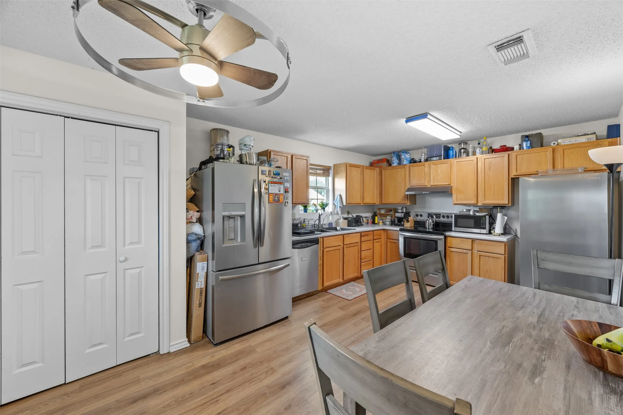 Single Family Residence For Sale in Bosque County , 701 N 2nd Street, Cranfills Gap, Texas 76637, 4 Bedroom, 2 Bathroom, Garage spaces, 1,896 Sqft, built in 2004, mls#21356129, Real Estate Agent in Cranfills Gap, Homes For Sale in Bosque county, Homes For Sale in Cranfills Gap, Realtor in Cranfills Gap Texas, Real Estate Brokerage Independent Realty Texas, Luminita Cordes Realtor