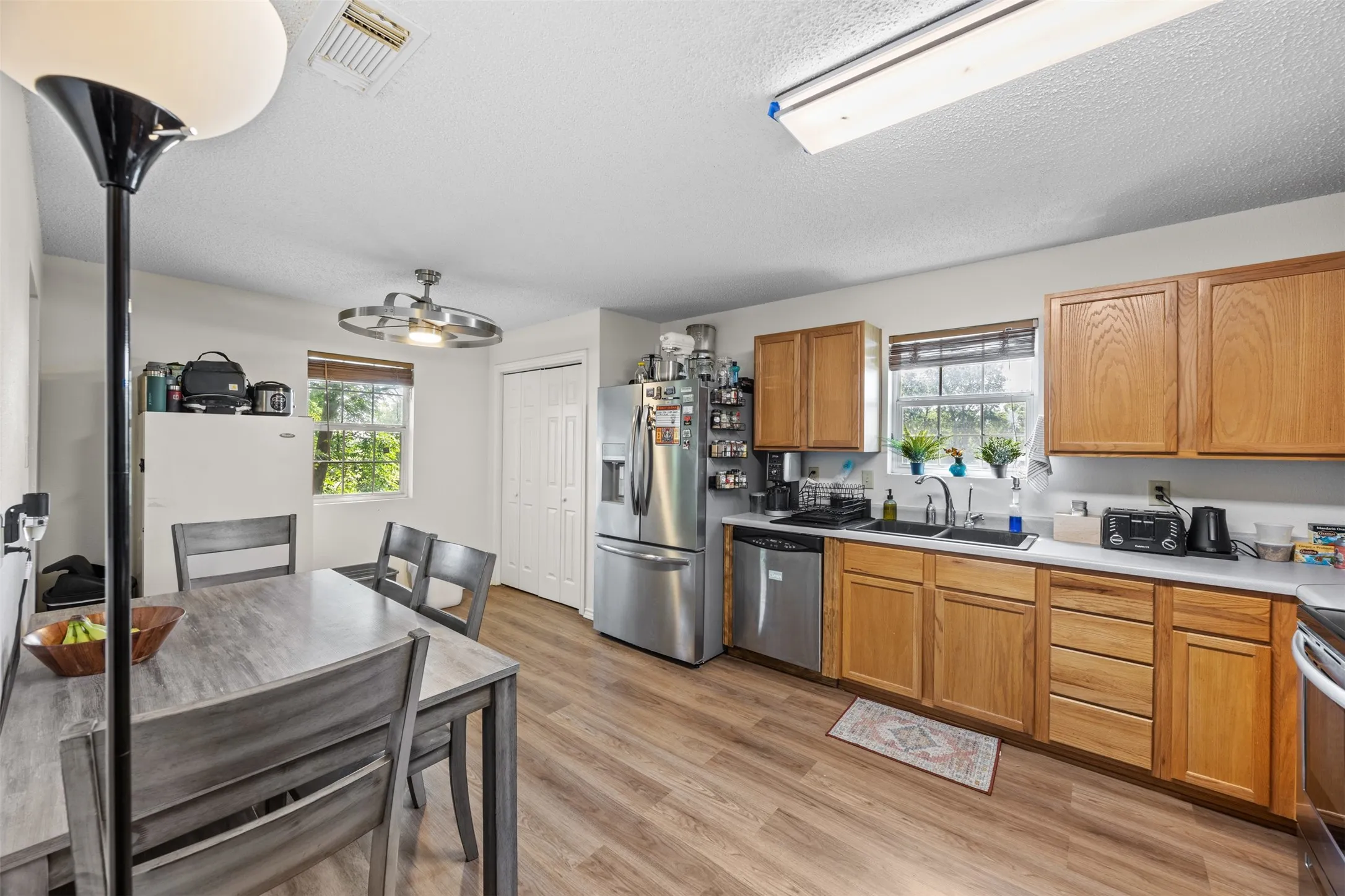 Single Family Residence For Sale in Bosque County , 701 N 2nd Street, Cranfills Gap, Texas 76637, 4 Bedroom, 2 Bathroom, Garage spaces, 1,896 Sqft, built in 2004, mls#21356129, Real Estate Agent in Cranfills Gap, Homes For Sale in Bosque county, Homes For Sale in Cranfills Gap, Realtor in Cranfills Gap Texas, Real Estate Brokerage Independent Realty Texas, Luminita Cordes Realtor
