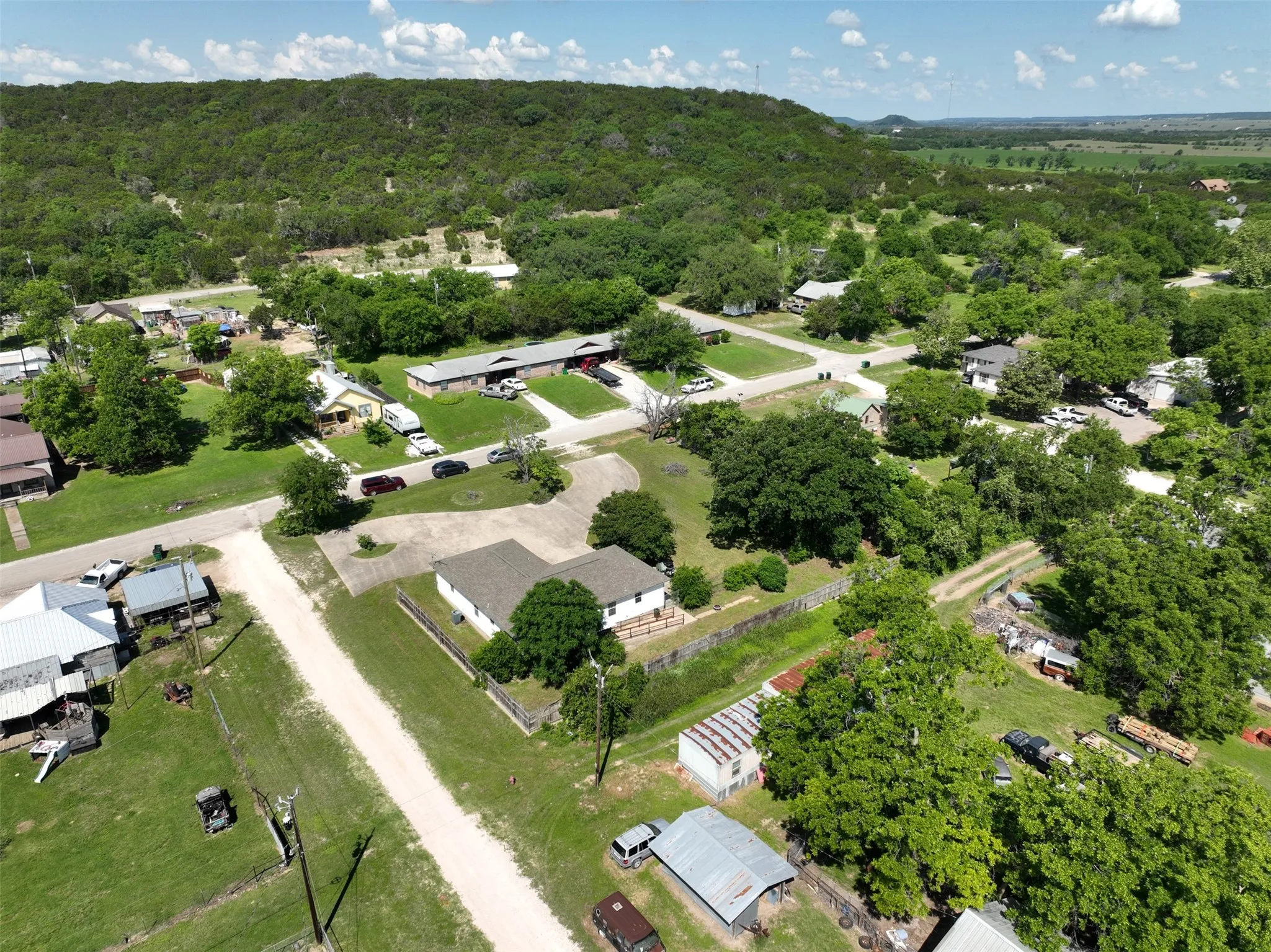 Single Family Residence For Sale in Bosque County , 701 N 2nd Street, Cranfills Gap, Texas 76637, 4 Bedroom, 2 Bathroom, Garage spaces, 1,896 Sqft, built in 2004, mls#21356129, Real Estate Agent in Cranfills Gap, Homes For Sale in Bosque county, Homes For Sale in Cranfills Gap, Realtor in Cranfills Gap Texas, Real Estate Brokerage Independent Realty Texas, Luminita Cordes Realtor