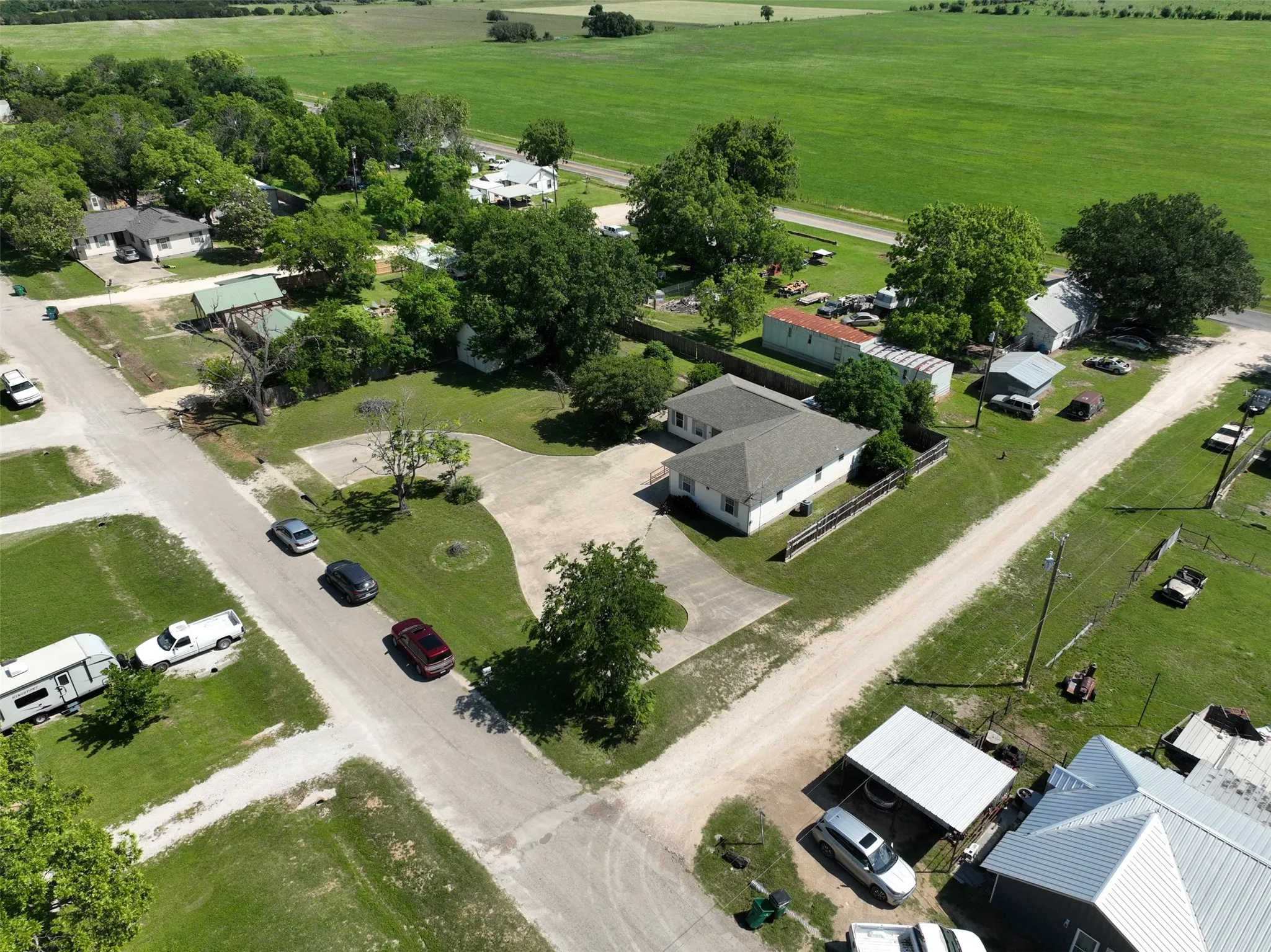 Single Family Residence For Sale in Bosque County , 701 N 2nd Street, Cranfills Gap, Texas 76637, 4 Bedroom, 2 Bathroom, Garage spaces, 1,896 Sqft, built in 2004, mls#21356129, Real Estate Agent in Cranfills Gap, Homes For Sale in Bosque county, Homes For Sale in Cranfills Gap, Realtor in Cranfills Gap Texas, Real Estate Brokerage Independent Realty Texas, Luminita Cordes Realtor