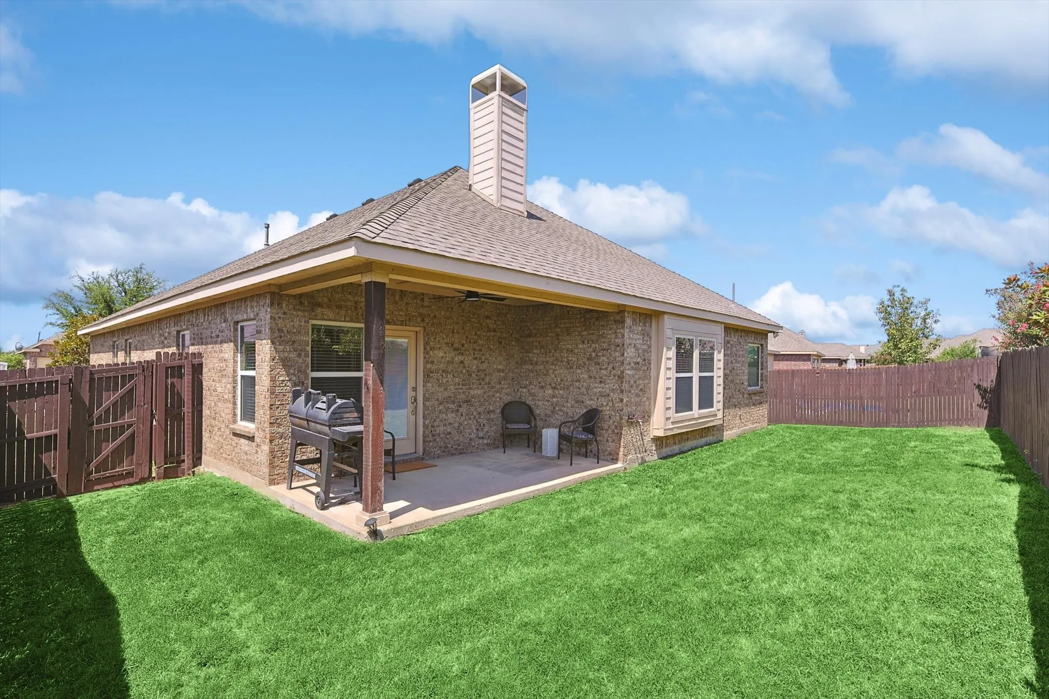 Single Family Residence For Rent in Denton County , 2321 Scott Creek Drive, Little Elm, Texas 75068, 4 Bedroom, 2 Bathroom, 2 Garage spaces, 2,006 Sqft, built in 2013, mls#21356000, Real Estate Agent in Little Elm, Homes For Rent in Denton county, Homes For Rent in Little Elm, Realtor in Little Elm Texas, Real Estate Brokerage Independent Realty Texas, Luminita Cordes Realtor