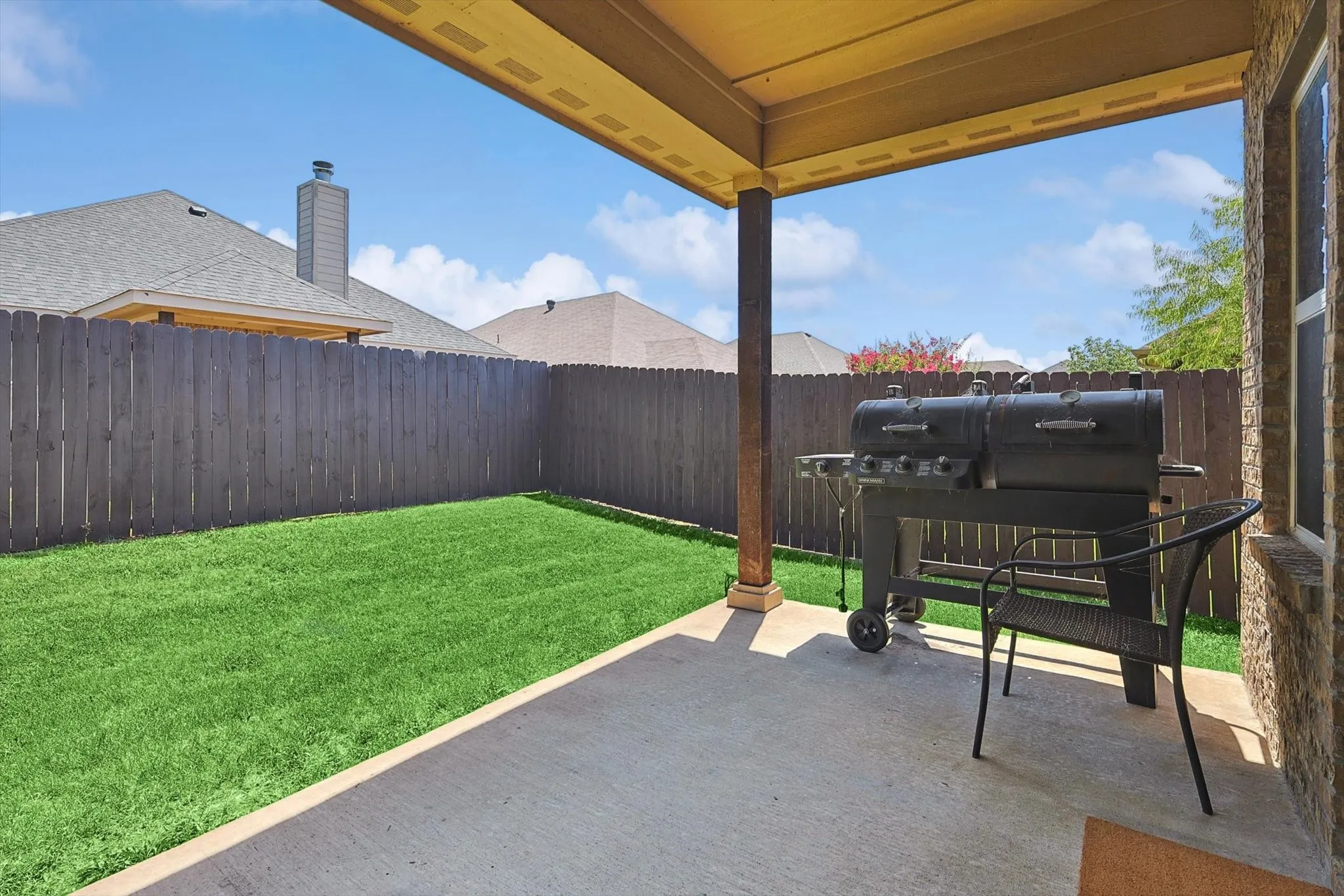 Single Family Residence For Rent in Denton County , 2321 Scott Creek Drive, Little Elm, Texas 75068, 4 Bedroom, 2 Bathroom, 2 Garage spaces, 2,006 Sqft, built in 2013, mls#21356000, Real Estate Agent in Little Elm, Homes For Rent in Denton county, Homes For Rent in Little Elm, Realtor in Little Elm Texas, Real Estate Brokerage Independent Realty Texas, Luminita Cordes Realtor
