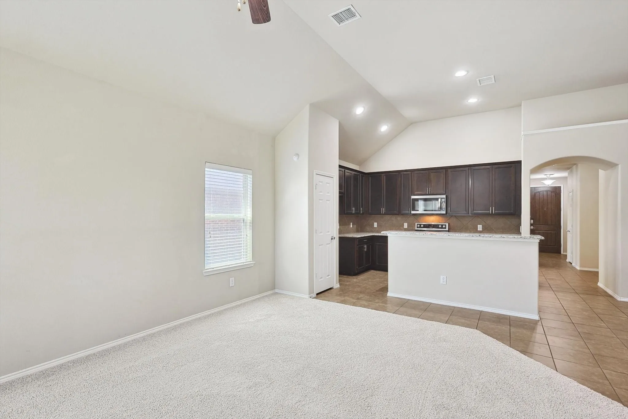Single Family Residence For Rent in Denton County , 2321 Scott Creek Drive, Little Elm, Texas 75068, 4 Bedroom, 2 Bathroom, 2 Garage spaces, 2,006 Sqft, built in 2013, mls#21356000, Real Estate Agent in Little Elm, Homes For Rent in Denton county, Homes For Rent in Little Elm, Realtor in Little Elm Texas, Real Estate Brokerage Independent Realty Texas, Luminita Cordes Realtor