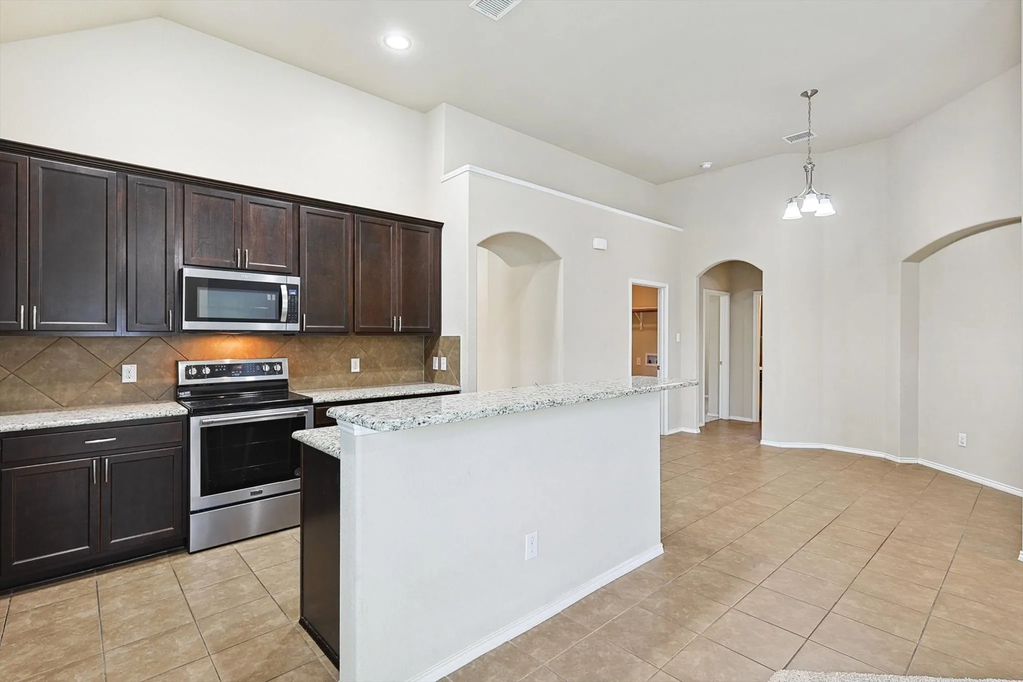 Single Family Residence For Rent in Denton County , 2321 Scott Creek Drive, Little Elm, Texas 75068, 4 Bedroom, 2 Bathroom, 2 Garage spaces, 2,006 Sqft, built in 2013, mls#21356000, Real Estate Agent in Little Elm, Homes For Rent in Denton county, Homes For Rent in Little Elm, Realtor in Little Elm Texas, Real Estate Brokerage Independent Realty Texas, Luminita Cordes Realtor
