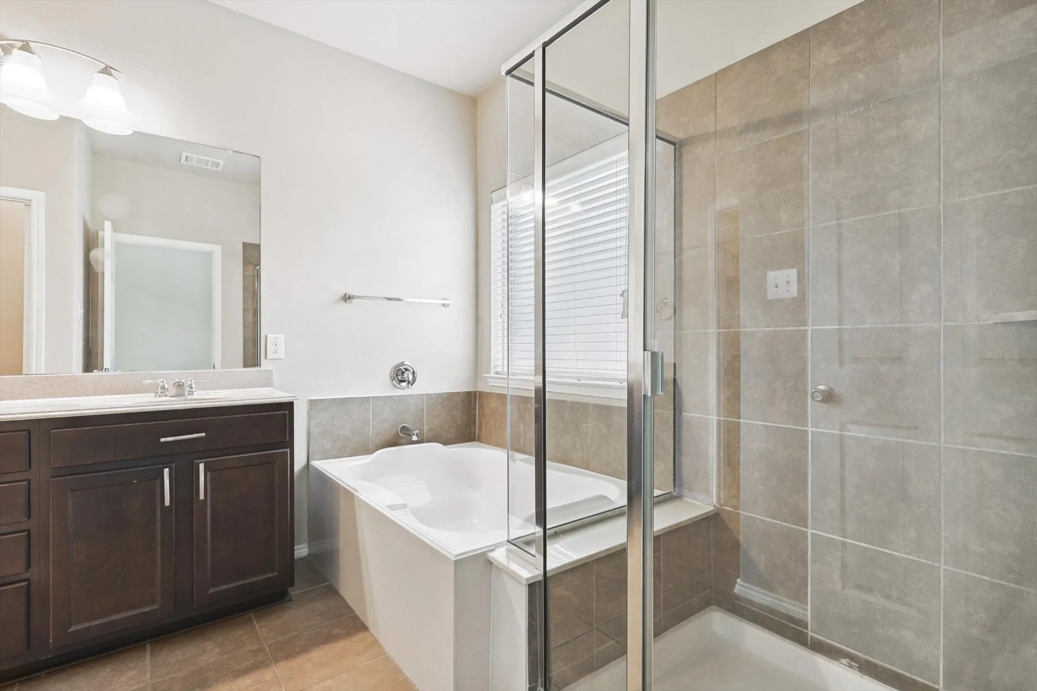 Single Family Residence For Rent in Denton County , 2321 Scott Creek Drive, Little Elm, Texas 75068, 4 Bedroom, 2 Bathroom, 2 Garage spaces, 2,006 Sqft, built in 2013, mls#21356000, Real Estate Agent in Little Elm, Homes For Rent in Denton county, Homes For Rent in Little Elm, Realtor in Little Elm Texas, Real Estate Brokerage Independent Realty Texas, Luminita Cordes Realtor