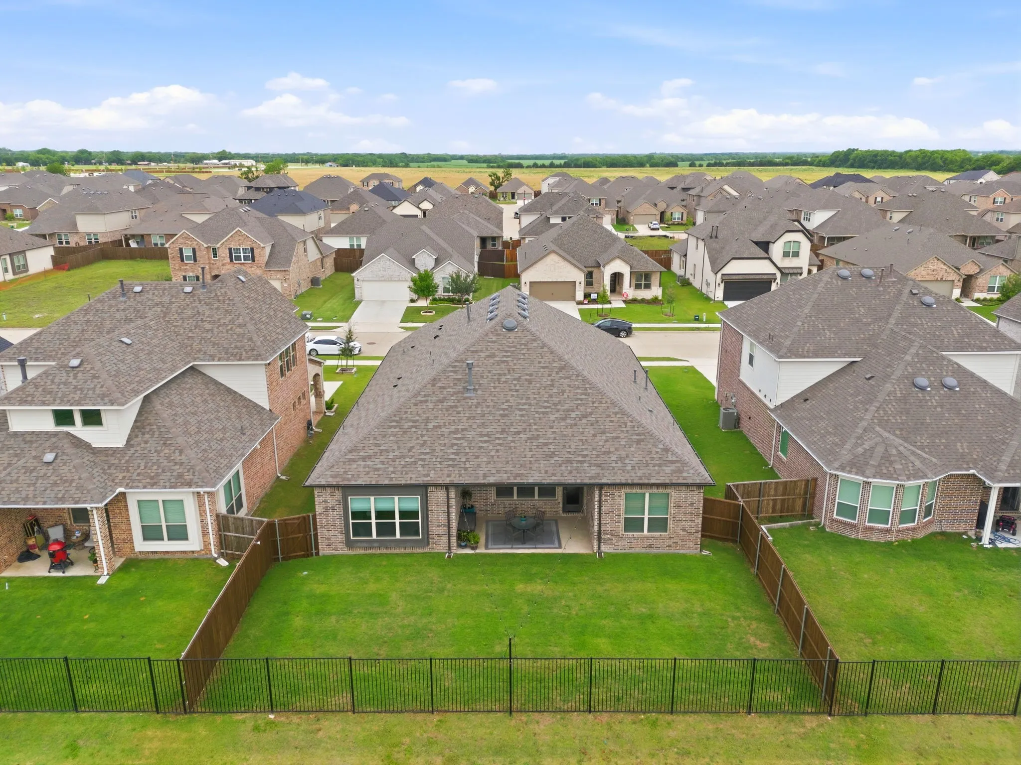 Single Family Residence For Sale in Collin County , 1300 David Drive, Anna, Texas 75409, 4 Bedroom, 3 Bathroom, 3 Garage spaces, 2,517 Sqft, built in 2023, mls#21356287, Real Estate Agent in Anna, Homes For Sale in Collin county, Homes For Sale in Anna, Realtor in Anna Texas, Real Estate Brokerage Independent Realty Texas, Luminita Cordes Realtor