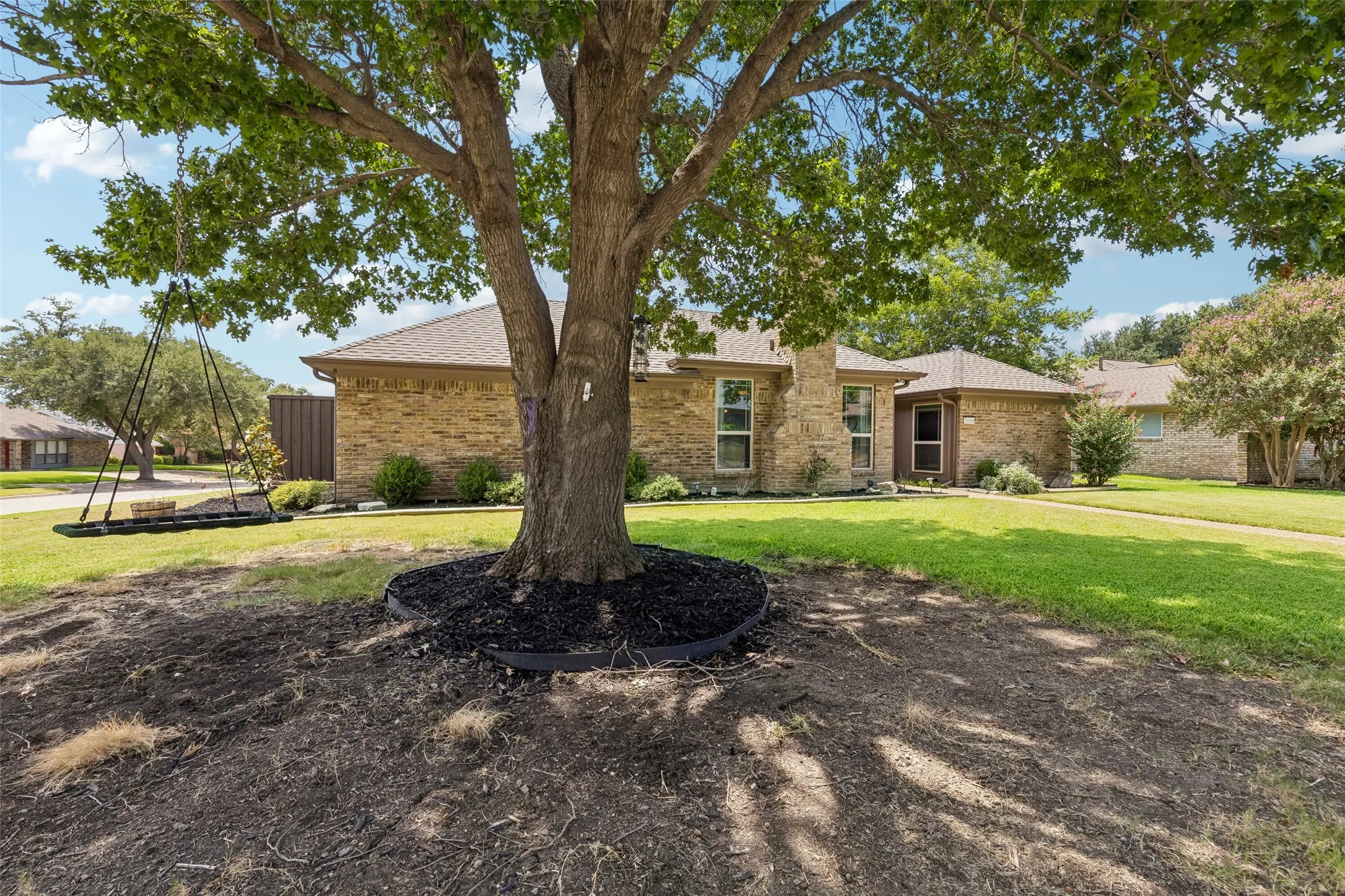 Single Family Residence For Sale in Collin County , 3100 Bullock Drive, Plano, Texas 75023, 3 Bedroom, 2 Bathroom, 2 Garage spaces, 1,738 Sqft, built in 1978, mls#21348275, Real Estate Agent in Plano, Homes For Sale in Collin county, Homes For Sale in Plano, Realtor in Plano Texas, Real Estate Brokerage Independent Realty Texas, Luminita Cordes Realtor