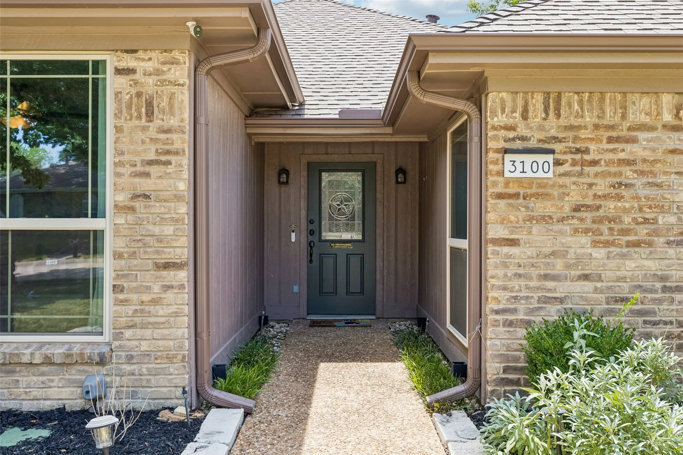 Single Family Residence For Sale in Collin County , 3100 Bullock Drive, Plano, Texas 75023, 3 Bedroom, 2 Bathroom, 2 Garage spaces, 1,738 Sqft, built in 1978, mls#21348275, Real Estate Agent in Plano, Homes For Sale in Collin county, Homes For Sale in Plano, Realtor in Plano Texas, Real Estate Brokerage Independent Realty Texas, Luminita Cordes Realtor