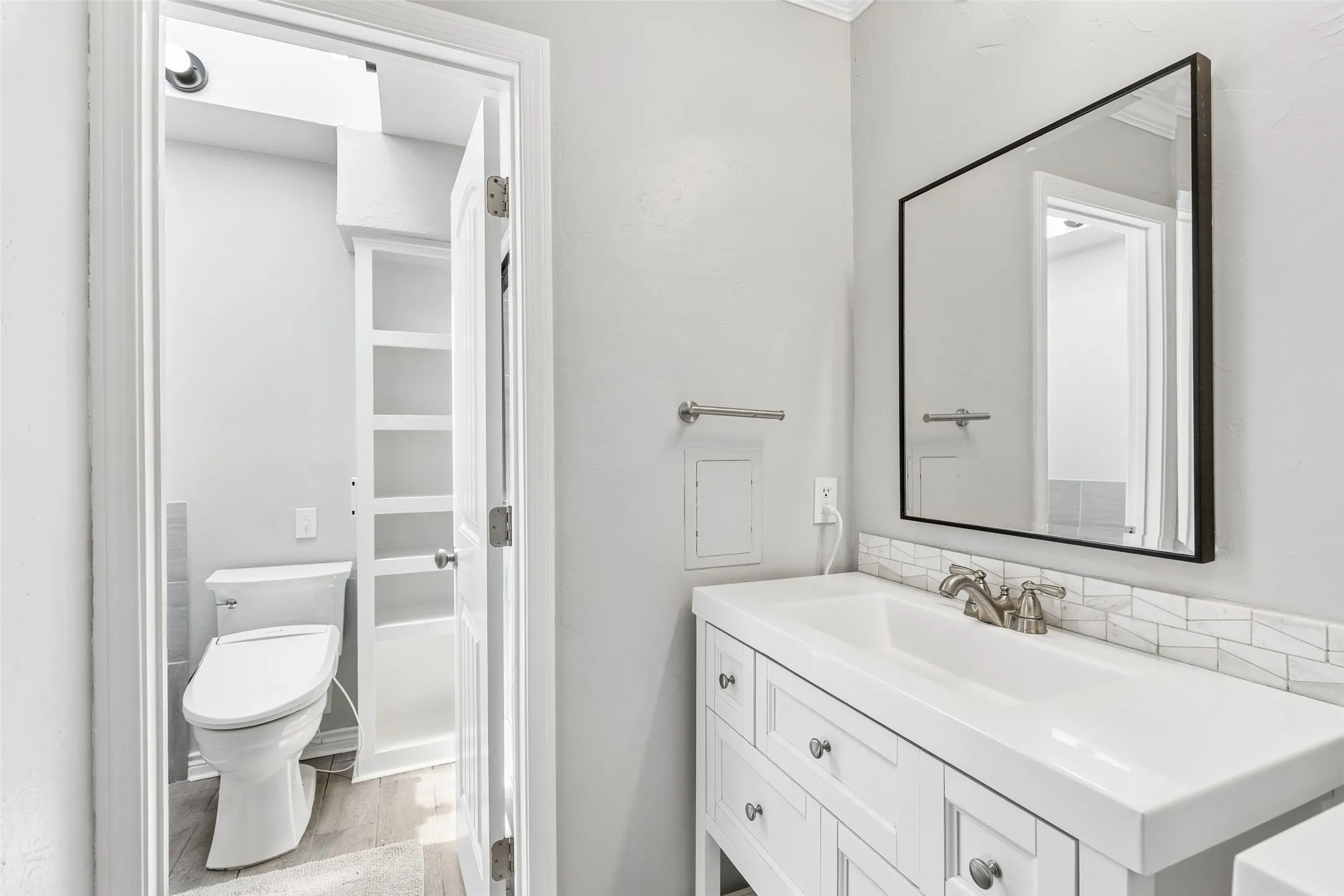 Single Family Residence For Sale in Collin County , 3100 Bullock Drive, Plano, Texas 75023, 3 Bedroom, 2 Bathroom, 2 Garage spaces, 1,738 Sqft, built in 1978, mls#21348275, Real Estate Agent in Plano, Homes For Sale in Collin county, Homes For Sale in Plano, Realtor in Plano Texas, Real Estate Brokerage Independent Realty Texas, Luminita Cordes Realtor