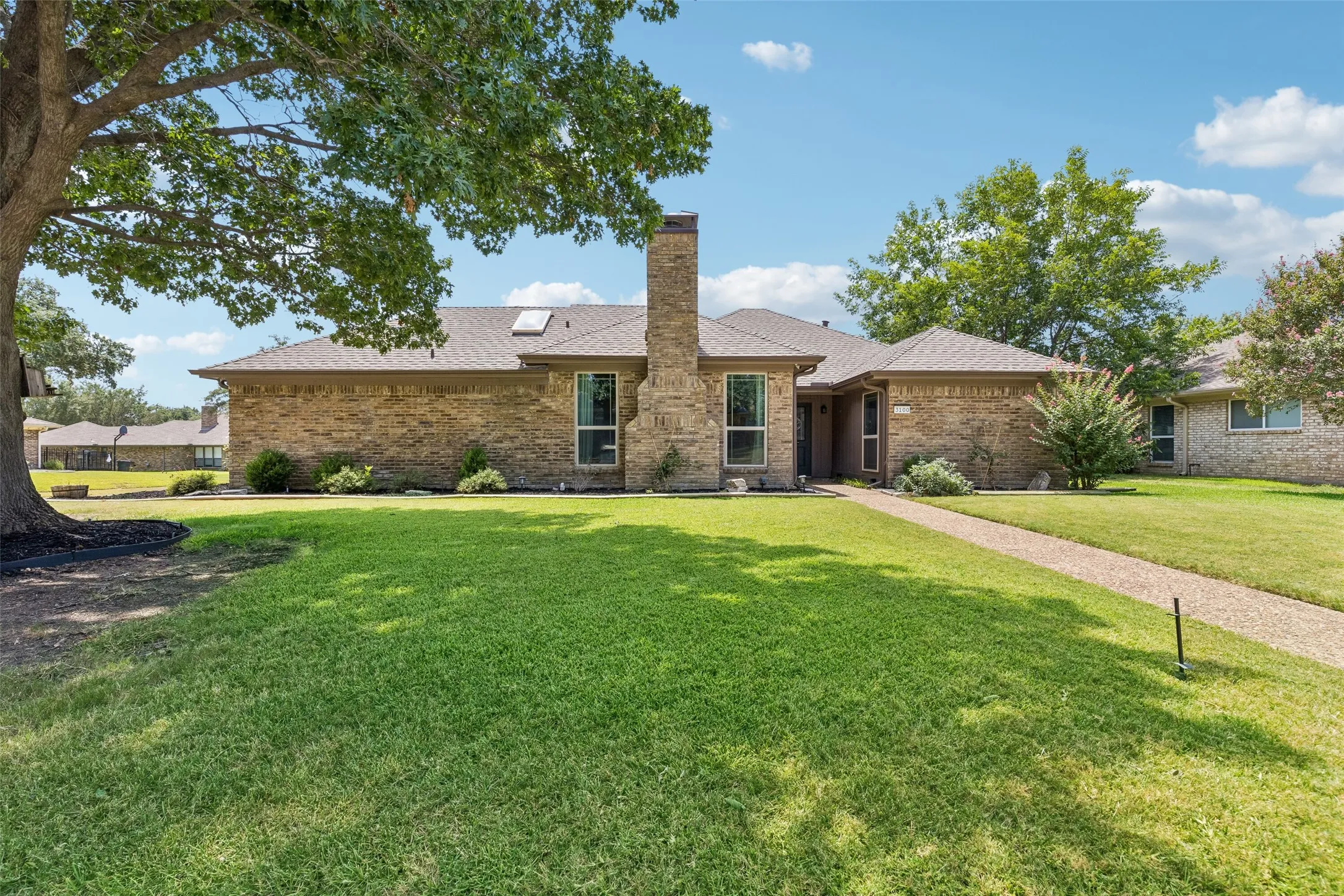 Single Family Residence For Sale in Collin County , 3100 Bullock Drive, Plano, Texas 75023, 3 Bedroom, 2 Bathroom, 2 Garage spaces, 1,738 Sqft, built in 1978, mls#21348275, Real Estate Agent in Plano, Homes For Sale in Collin county, Homes For Sale in Plano, Realtor in Plano Texas, Real Estate Brokerage Independent Realty Texas, Luminita Cordes Realtor