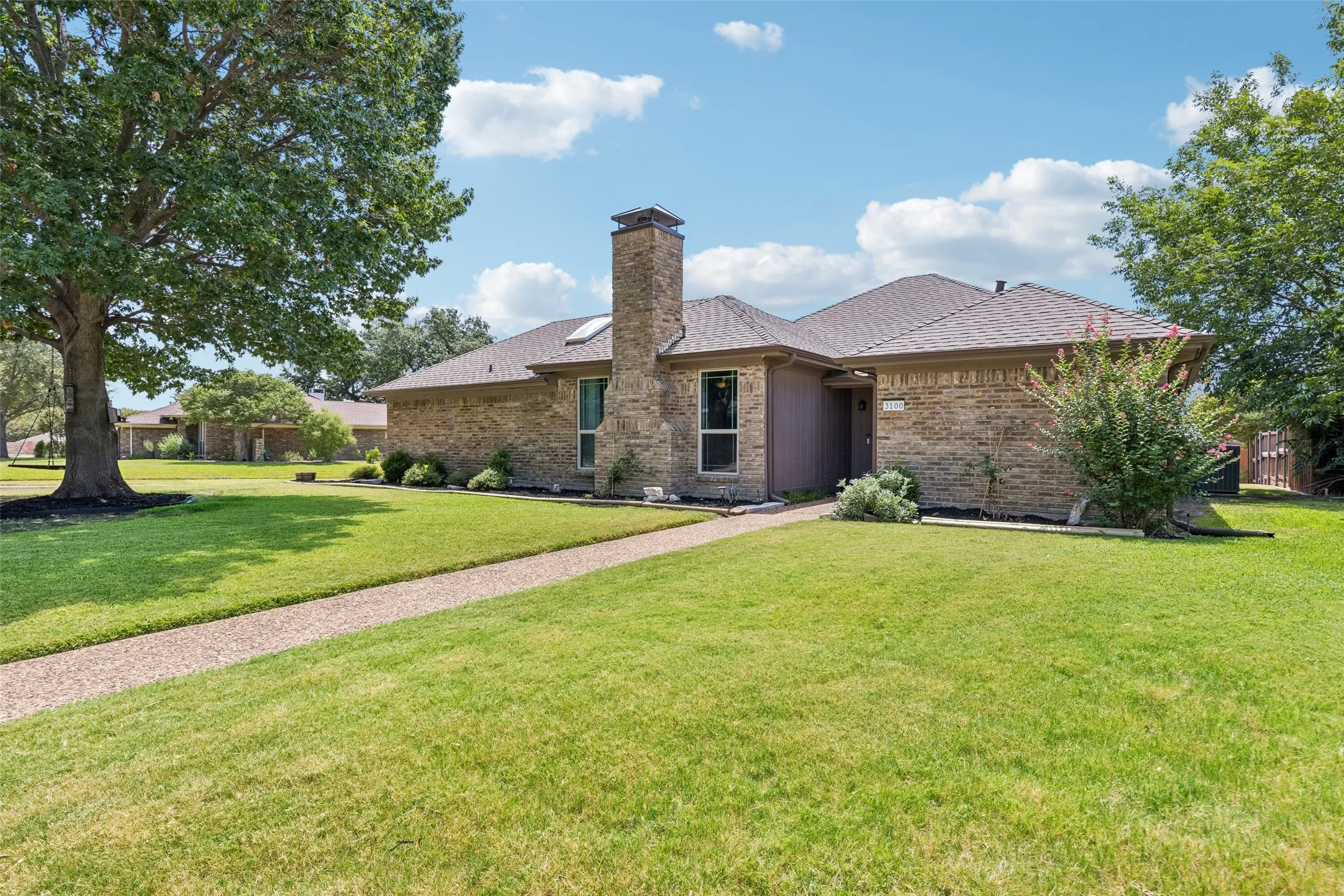 Single Family Residence For Sale in Collin County , 3100 Bullock Drive, Plano, Texas 75023, 3 Bedroom, 2 Bathroom, 2 Garage spaces, 1,738 Sqft, built in 1978, mls#21348275, Real Estate Agent in Plano, Homes For Sale in Collin county, Homes For Sale in Plano, Realtor in Plano Texas, Real Estate Brokerage Independent Realty Texas, Luminita Cordes Realtor
