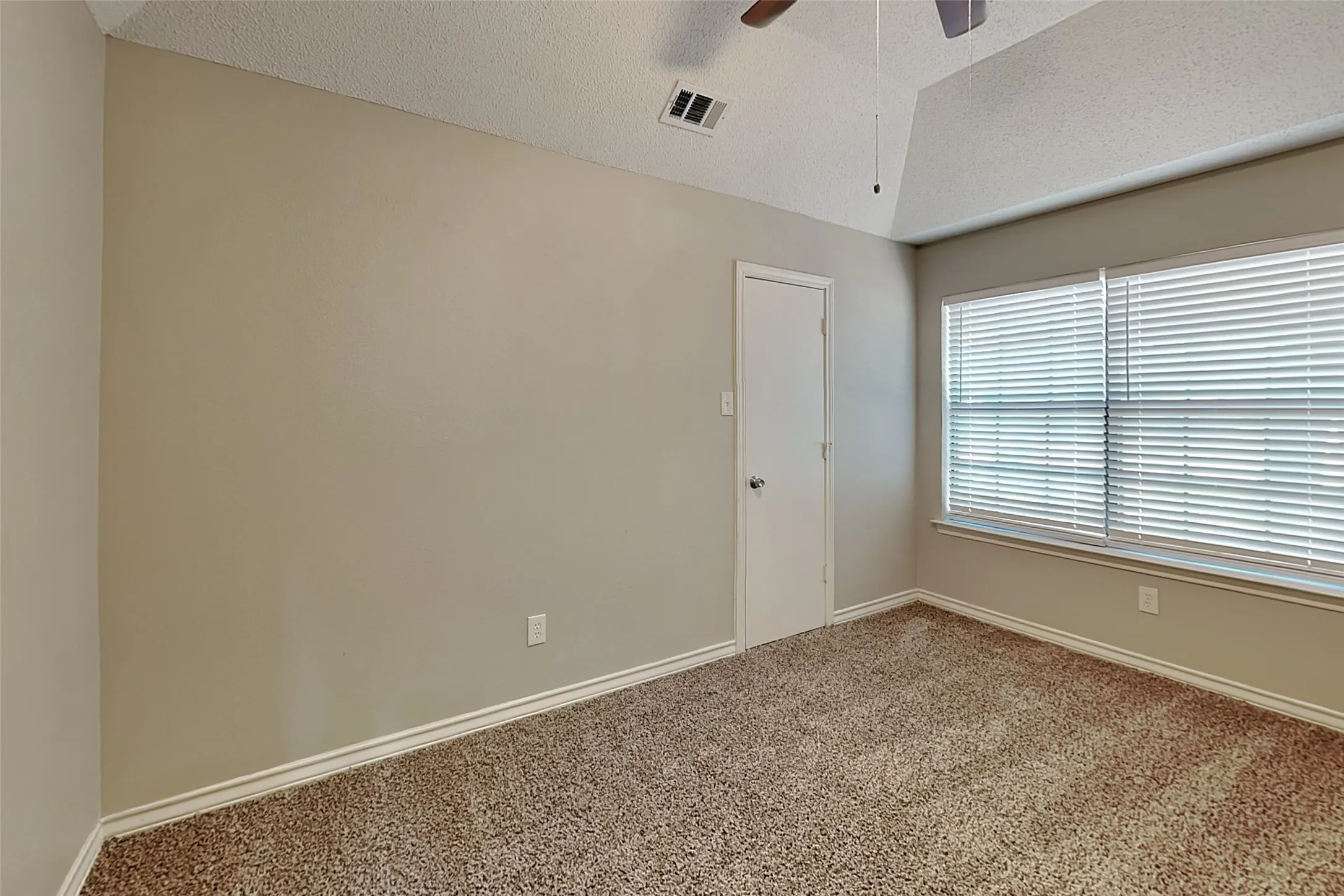 Single Family Residence For Rent in Tarrant County , 3403 Boyd Trail, Arlington, Texas 76017, 3 Bedroom, 2 Bathroom, 2 Garage spaces, 2,291 Sqft, built in 1984, mls#21356290, Real Estate Agent in Arlington, Homes For Rent in Tarrant county, Homes For Rent in Arlington, Realtor in Arlington Texas, Real Estate Brokerage Independent Realty Texas, Luminita Cordes Realtor