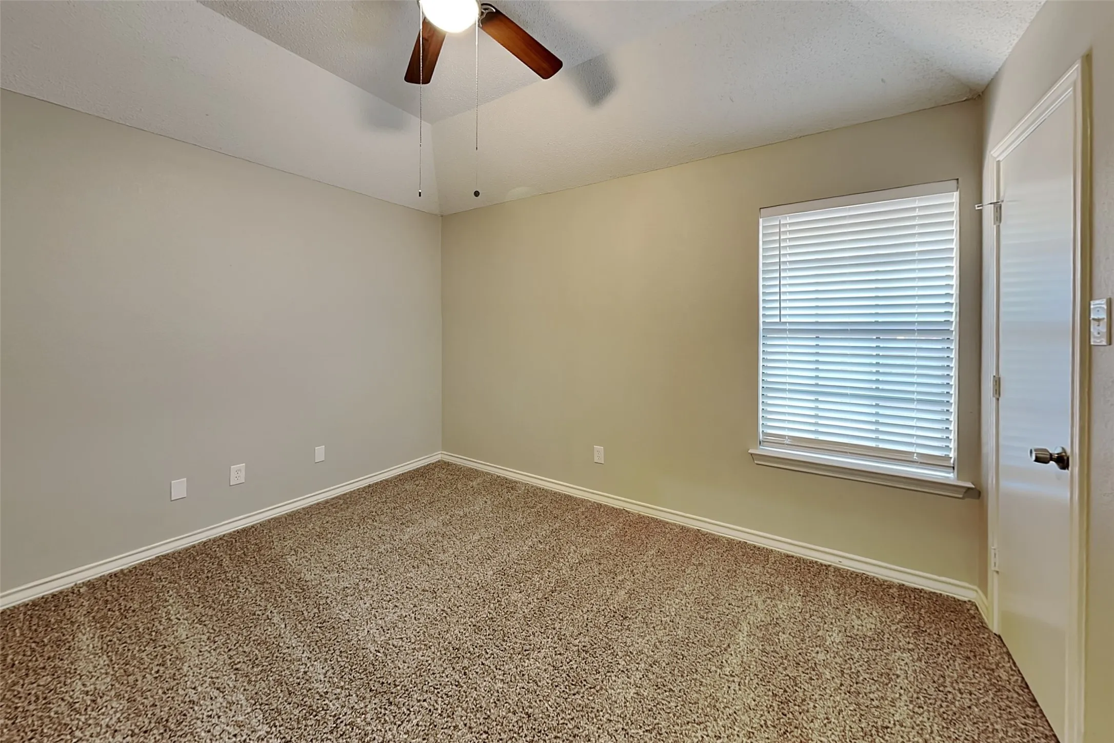Single Family Residence For Rent in Tarrant County , 3403 Boyd Trail, Arlington, Texas 76017, 3 Bedroom, 2 Bathroom, 2 Garage spaces, 2,291 Sqft, built in 1984, mls#21356290, Real Estate Agent in Arlington, Homes For Rent in Tarrant county, Homes For Rent in Arlington, Realtor in Arlington Texas, Real Estate Brokerage Independent Realty Texas, Luminita Cordes Realtor
