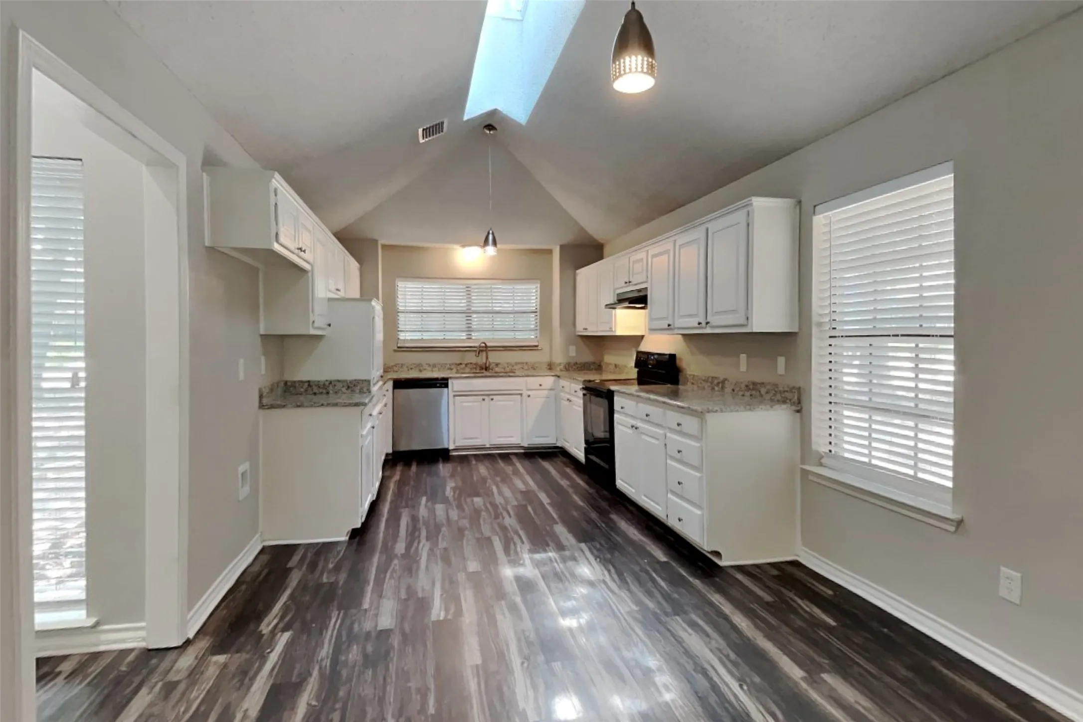 Single Family Residence For Rent in Tarrant County , 3403 Boyd Trail, Arlington, Texas 76017, 3 Bedroom, 2 Bathroom, 2 Garage spaces, 2,291 Sqft, built in 1984, mls#21356290, Real Estate Agent in Arlington, Homes For Rent in Tarrant county, Homes For Rent in Arlington, Realtor in Arlington Texas, Real Estate Brokerage Independent Realty Texas, Luminita Cordes Realtor
