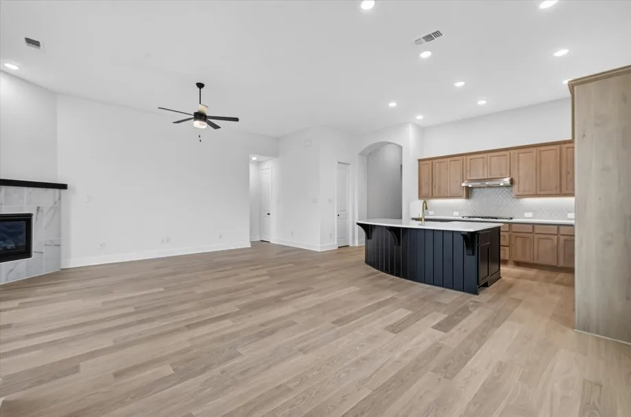 Single Family Residence For Sale in Grayson County , 1485 Hawn Drive, Van Alstyne, Texas 75495, 3 Bedroom, 3 Bathroom, 2 Garage spaces, 2,337 Sqft, built in 2026, mls#21355988, Real Estate Agent in Van Alstyne, Homes For Sale in Grayson county, Homes For Sale in Van Alstyne, Realtor in Van Alstyne Texas, Real Estate Brokerage Independent Realty Texas, Luminita Cordes Realtor