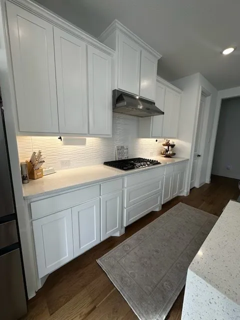 Lots of cabinet space