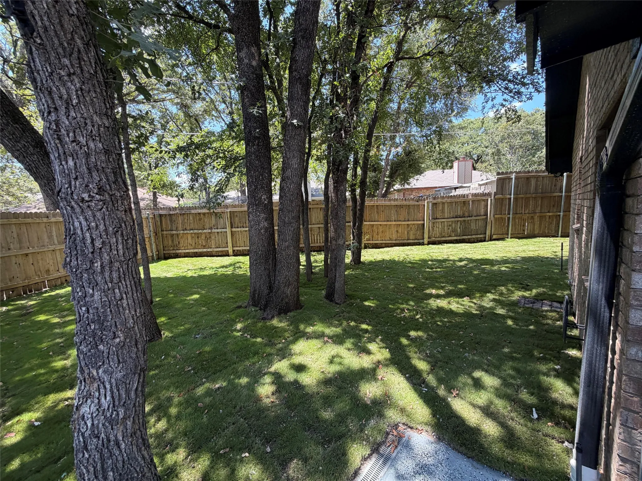 Single Family Residence For Sale in Tarrant County , 2200 Sand Creek Court, Arlington, Texas 76006, 3 Bedroom, 3 Bathroom, 2 Garage spaces, 2,347 Sqft, built in 1985, mls#21356299, Real Estate Agent in Arlington, Homes For Sale in Tarrant county, Homes For Sale in Arlington, Realtor in Arlington Texas, Real Estate Brokerage Independent Realty Texas, Luminita Cordes Realtor