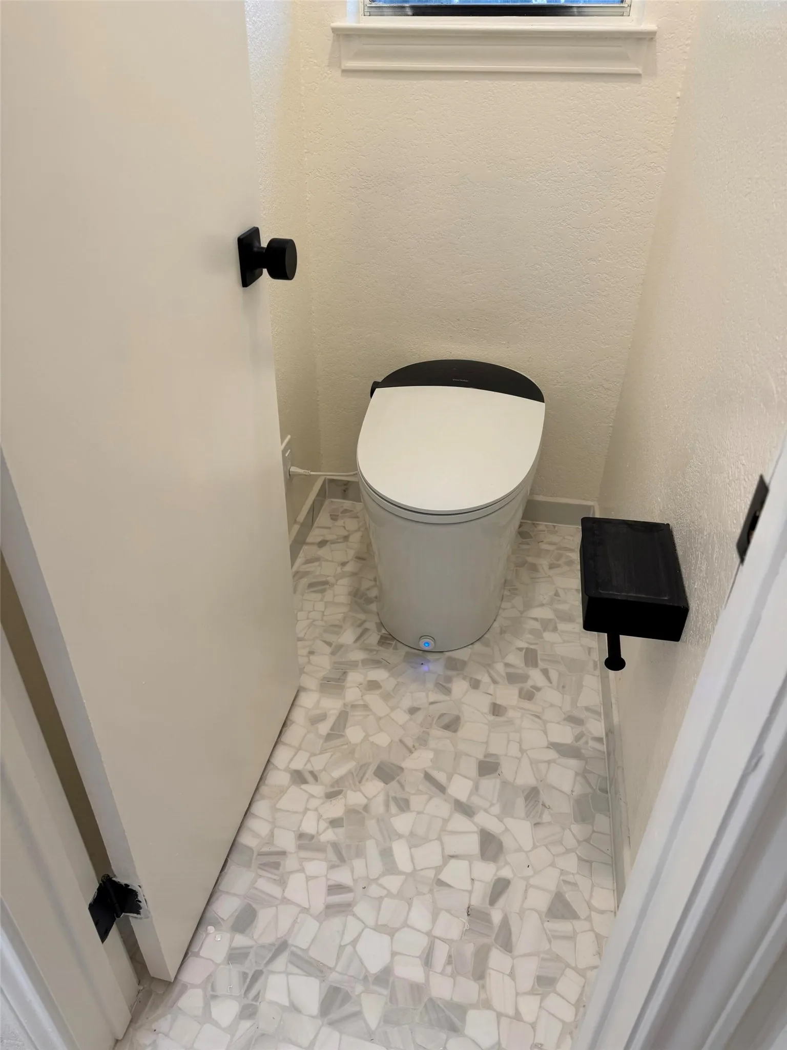 Single Family Residence For Sale in Tarrant County , 2200 Sand Creek Court, Arlington, Texas 76006, 3 Bedroom, 3 Bathroom, 2 Garage spaces, 2,347 Sqft, built in 1985, mls#21356299, Real Estate Agent in Arlington, Homes For Sale in Tarrant county, Homes For Sale in Arlington, Realtor in Arlington Texas, Real Estate Brokerage Independent Realty Texas, Luminita Cordes Realtor