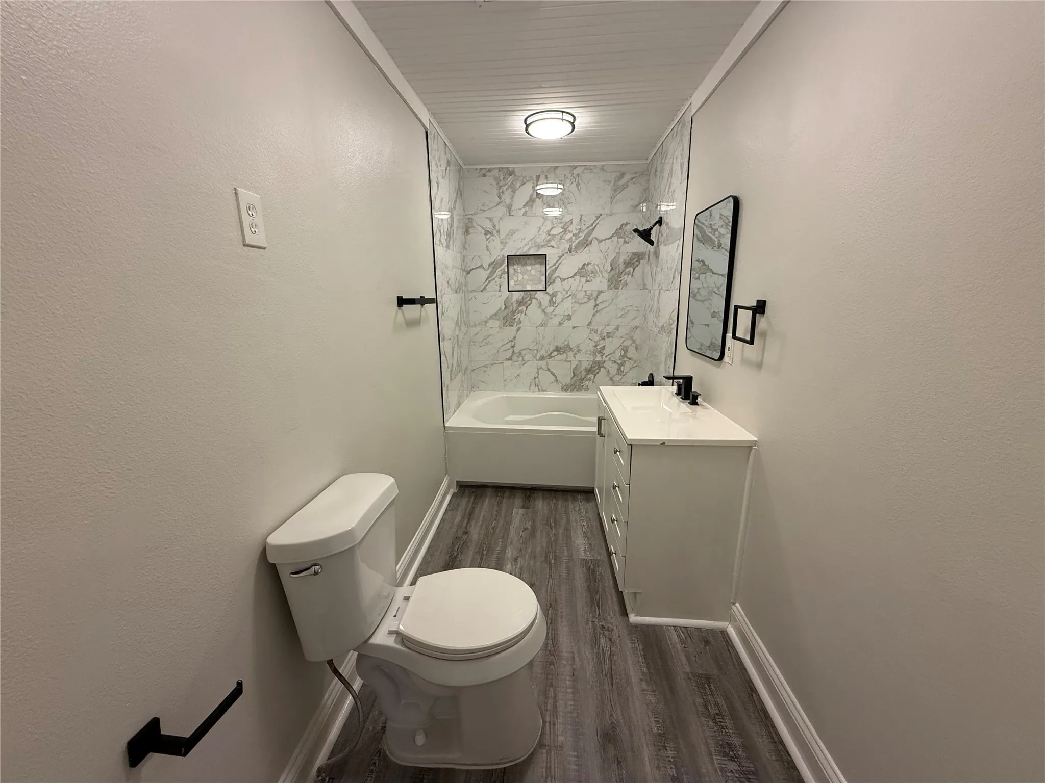 Single Family Residence For Sale in Grayson County , 1033 S Hub Street, Sherman, Texas 75090, 3 Bedroom, 1 Bathroom, Garage spaces, 1,026 Sqft, built in 1948, Price $145,000, mls#21355154, Real Estate Agent in Sherman, Homes For Sale in Grayson county, Homes For Sale in Sherman, Realtor in Sherman Texas, Real Estate Brokerage Independent Realty Texas, Luminita Cordes Realtor