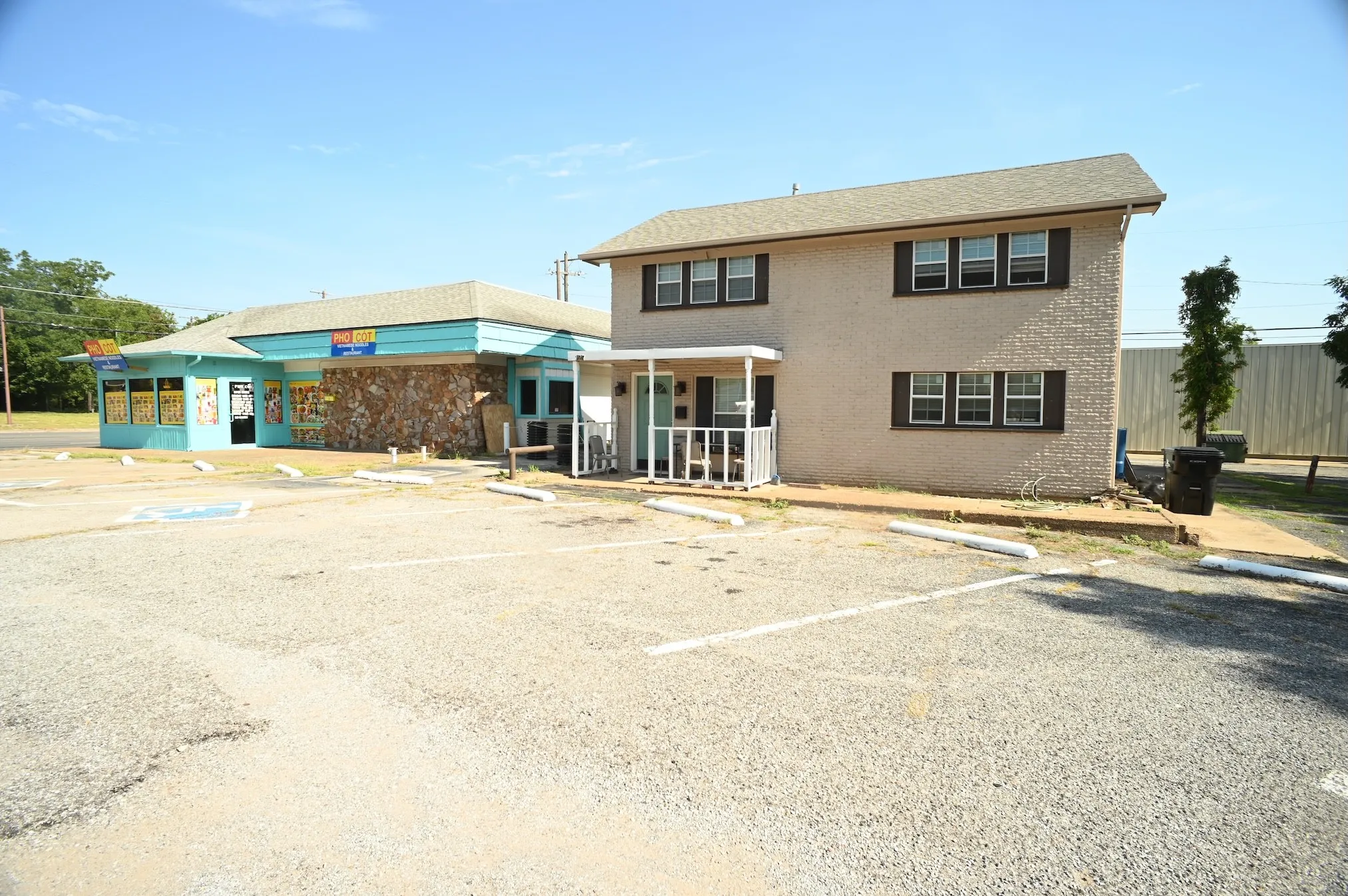 Business For Sale in Grayson County , 1018 S Austin Avenue, Denison, Texas 75020, 0, 0, Garage spaces, 2,601 Sqft, built in 1963, mls#21354173, Real Estate Agent in Denison, Homes For Sale in Grayson county, Homes For Sale in Denison, Realtor in Denison Texas, Real Estate Brokerage Independent Realty Texas, Luminita Cordes Realtor