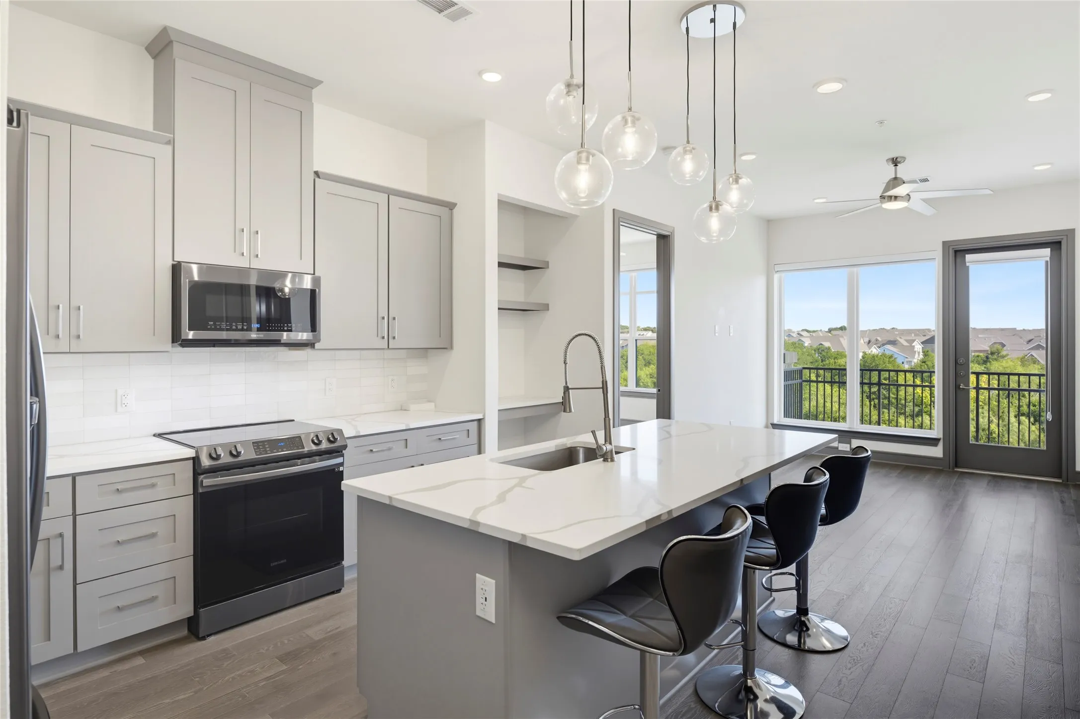 Condominium For Rent in Denton County , 2700 Old Denton Road 3314, Carrollton, Texas 75007, 2 Bedroom, 2 Bathroom, 1 Garage spaces, 1,151 Sqft, built in 2020, mls#21356208, Real Estate Agent in Carrollton, Homes For Rent in Denton county, Homes For Rent in Carrollton, Realtor in Carrollton Texas, Real Estate Brokerage Independent Realty Texas, Luminita Cordes Realtor