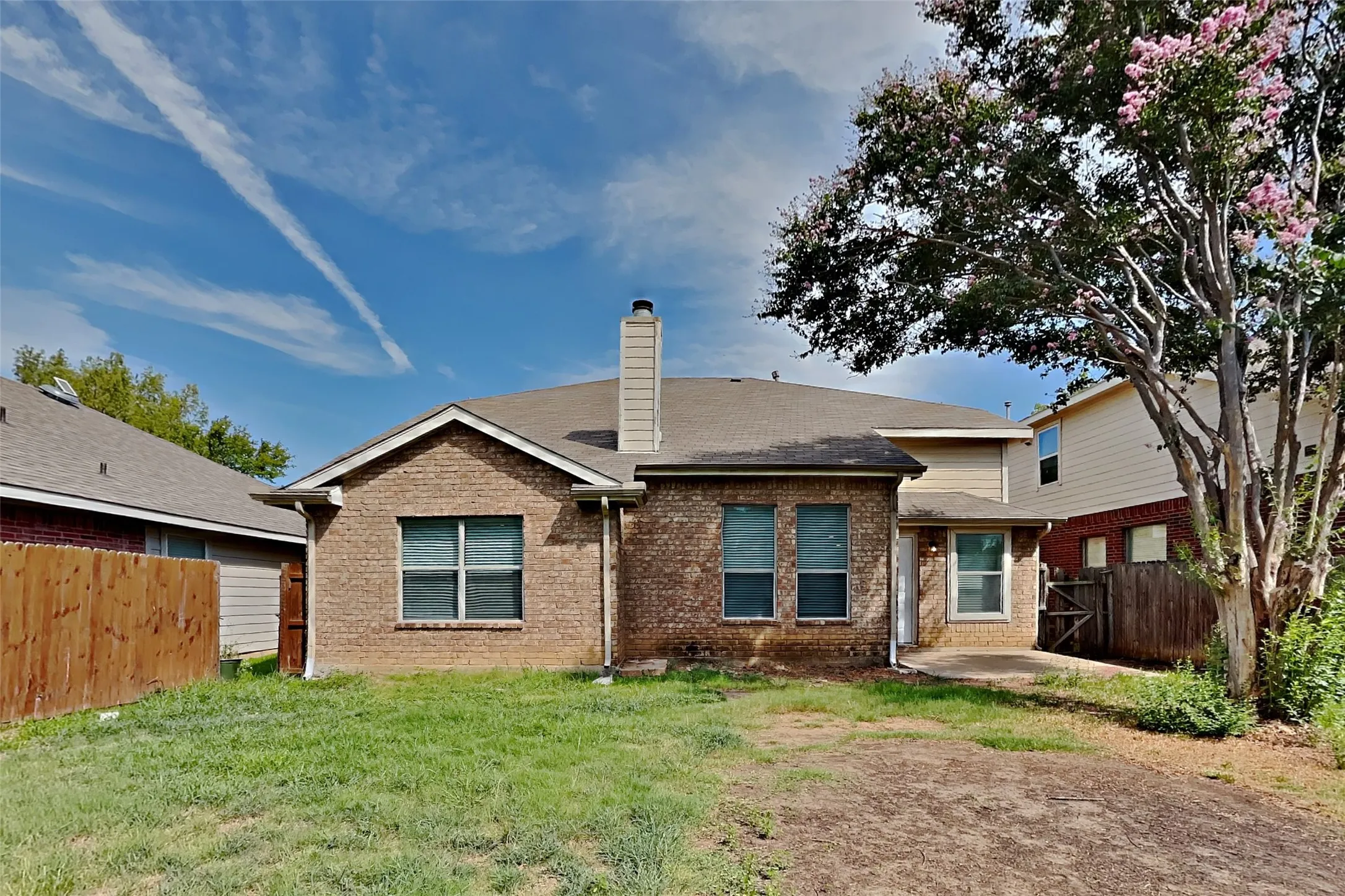 Single Family Residence For Rent in Tarrant County , 2839 Park Place Drive, Grand Prairie, Texas 75052, 4 Bedroom, 3 Bathroom, 2 Garage spaces, 2,652 Sqft, built in 2003, mls#21356312, Real Estate Agent in Grand Prairie, Homes For Rent in Tarrant county, Homes For Rent in Grand Prairie, Realtor in Grand Prairie Texas, Real Estate Brokerage Independent Realty Texas, Luminita Cordes Realtor