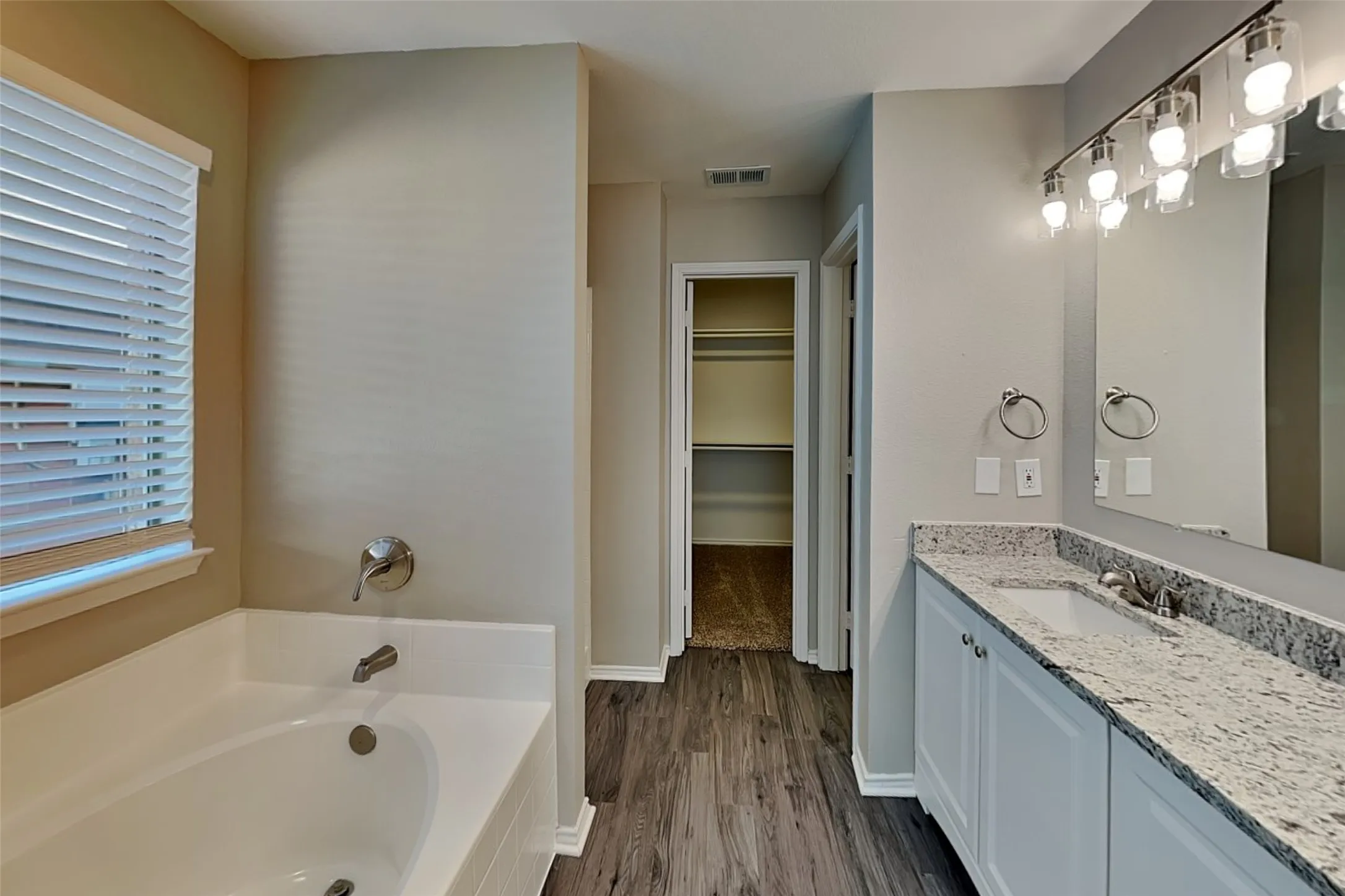 Single Family Residence For Rent in Tarrant County , 2839 Park Place Drive, Grand Prairie, Texas 75052, 4 Bedroom, 3 Bathroom, 2 Garage spaces, 2,652 Sqft, built in 2003, mls#21356312, Real Estate Agent in Grand Prairie, Homes For Rent in Tarrant county, Homes For Rent in Grand Prairie, Realtor in Grand Prairie Texas, Real Estate Brokerage Independent Realty Texas, Luminita Cordes Realtor