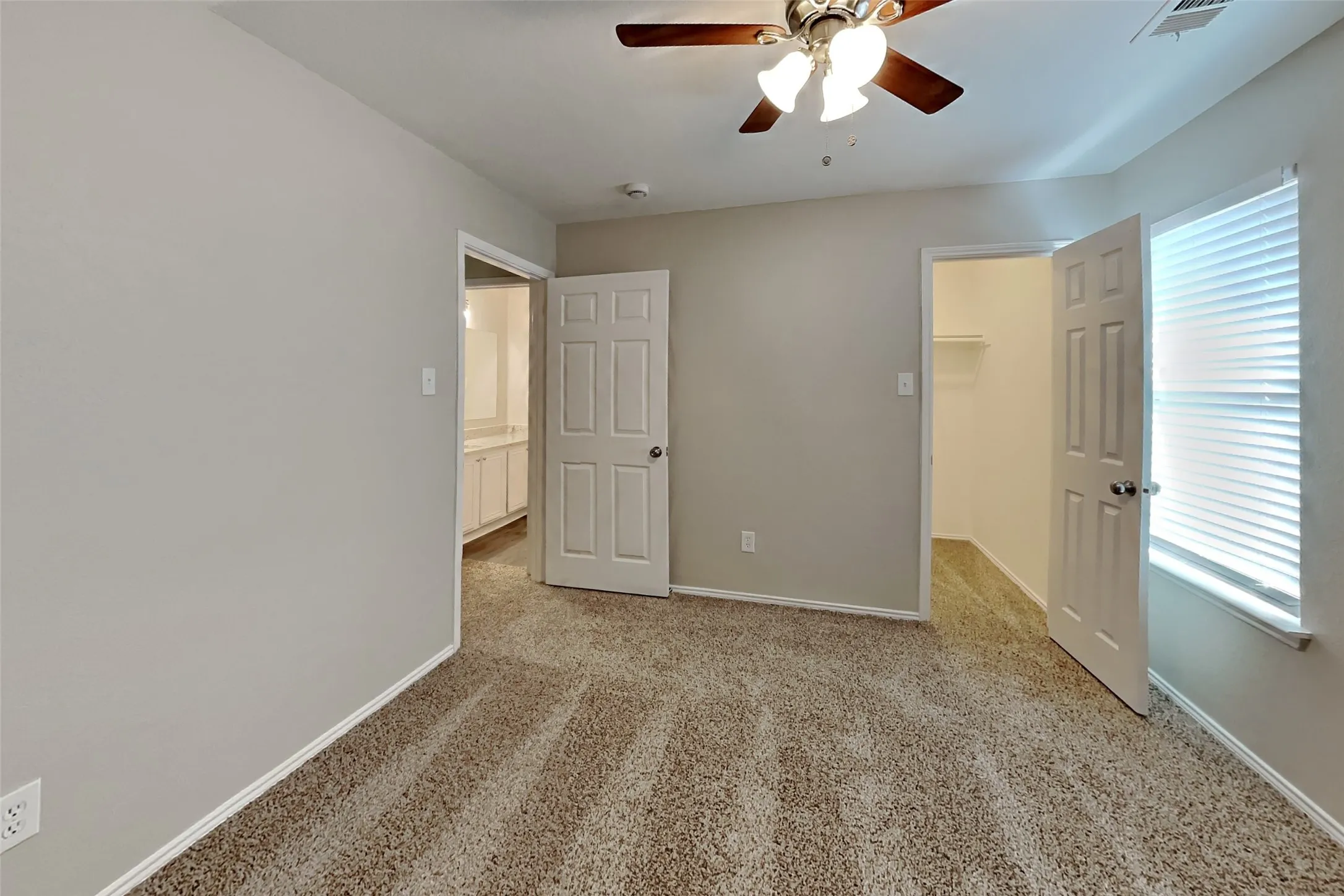 Single Family Residence For Rent in Tarrant County , 2839 Park Place Drive, Grand Prairie, Texas 75052, 4 Bedroom, 3 Bathroom, 2 Garage spaces, 2,652 Sqft, built in 2003, mls#21356312, Real Estate Agent in Grand Prairie, Homes For Rent in Tarrant county, Homes For Rent in Grand Prairie, Realtor in Grand Prairie Texas, Real Estate Brokerage Independent Realty Texas, Luminita Cordes Realtor