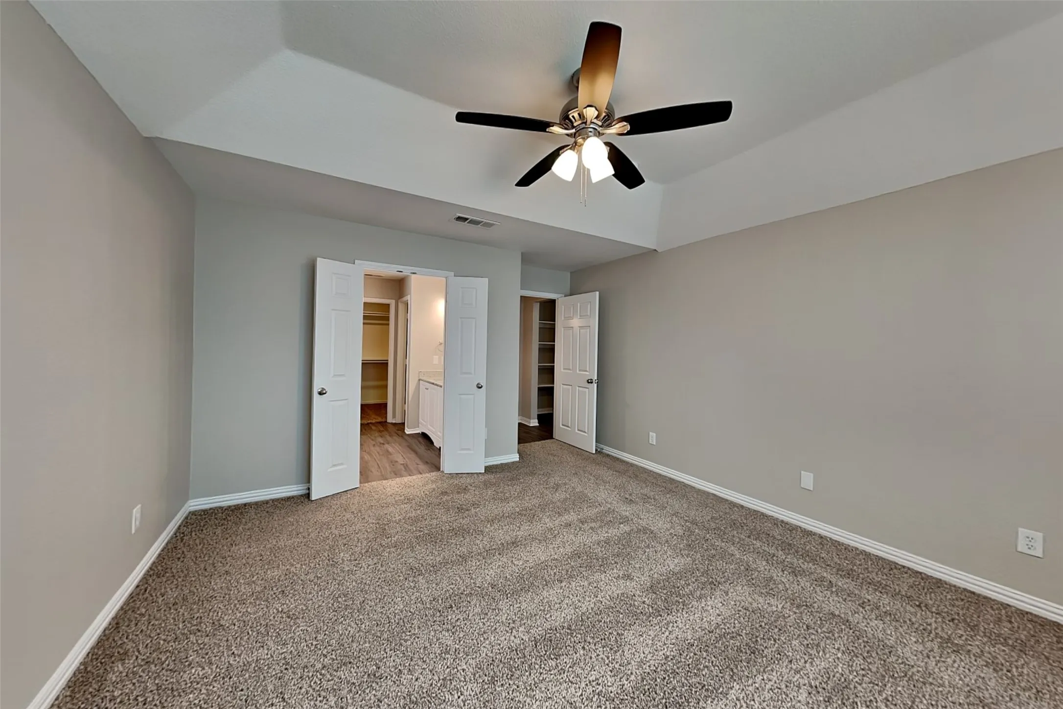 Single Family Residence For Rent in Tarrant County , 2839 Park Place Drive, Grand Prairie, Texas 75052, 4 Bedroom, 3 Bathroom, 2 Garage spaces, 2,652 Sqft, built in 2003, mls#21356312, Real Estate Agent in Grand Prairie, Homes For Rent in Tarrant county, Homes For Rent in Grand Prairie, Realtor in Grand Prairie Texas, Real Estate Brokerage Independent Realty Texas, Luminita Cordes Realtor