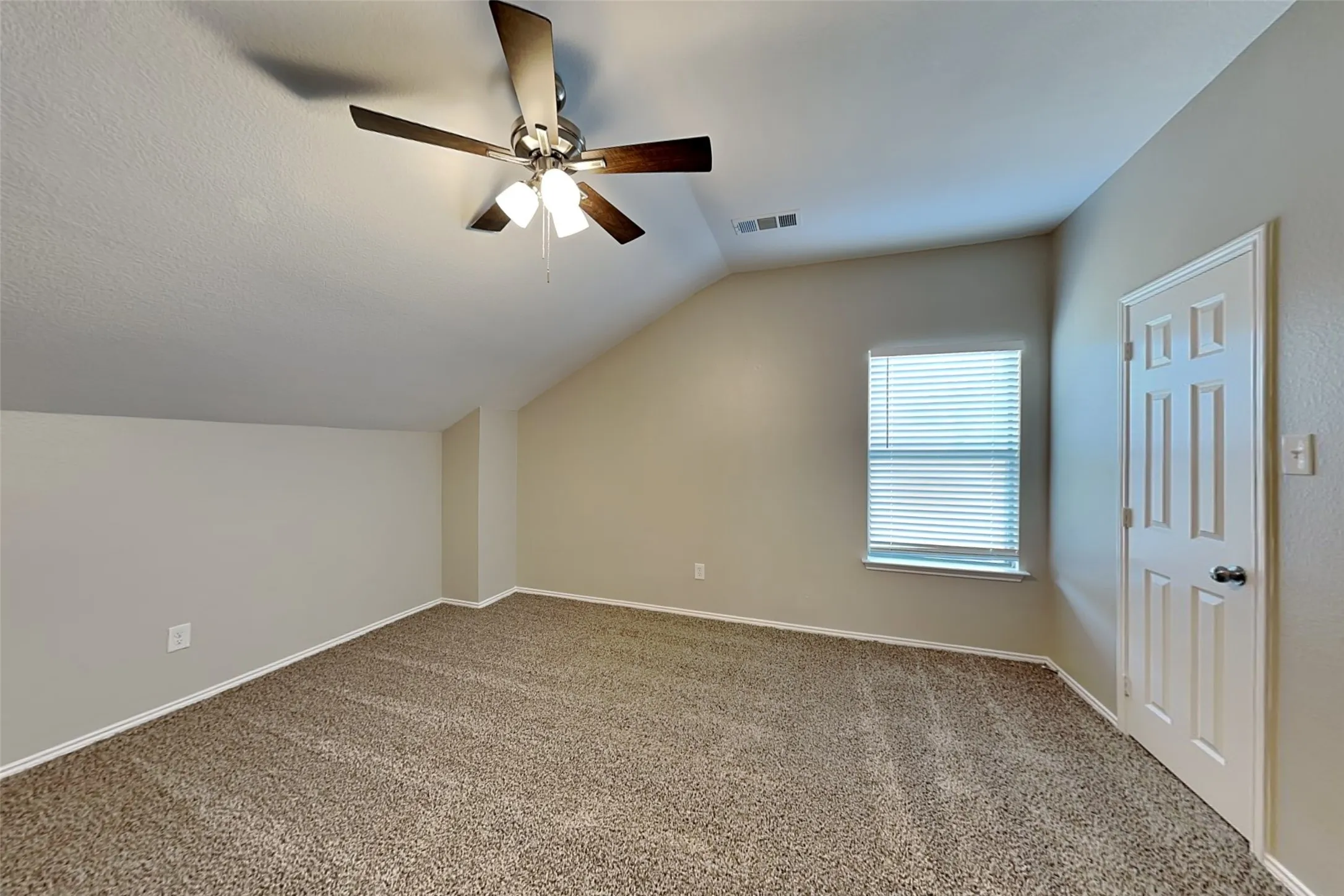 Single Family Residence For Rent in Tarrant County , 2839 Park Place Drive, Grand Prairie, Texas 75052, 4 Bedroom, 3 Bathroom, 2 Garage spaces, 2,652 Sqft, built in 2003, mls#21356312, Real Estate Agent in Grand Prairie, Homes For Rent in Tarrant county, Homes For Rent in Grand Prairie, Realtor in Grand Prairie Texas, Real Estate Brokerage Independent Realty Texas, Luminita Cordes Realtor