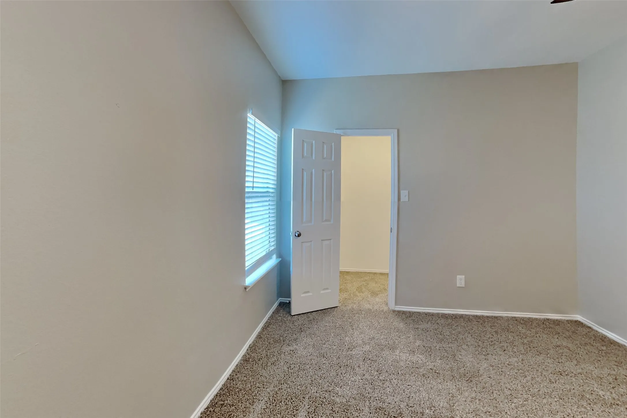 Single Family Residence For Rent in Tarrant County , 2839 Park Place Drive, Grand Prairie, Texas 75052, 4 Bedroom, 3 Bathroom, 2 Garage spaces, 2,652 Sqft, built in 2003, mls#21356312, Real Estate Agent in Grand Prairie, Homes For Rent in Tarrant county, Homes For Rent in Grand Prairie, Realtor in Grand Prairie Texas, Real Estate Brokerage Independent Realty Texas, Luminita Cordes Realtor