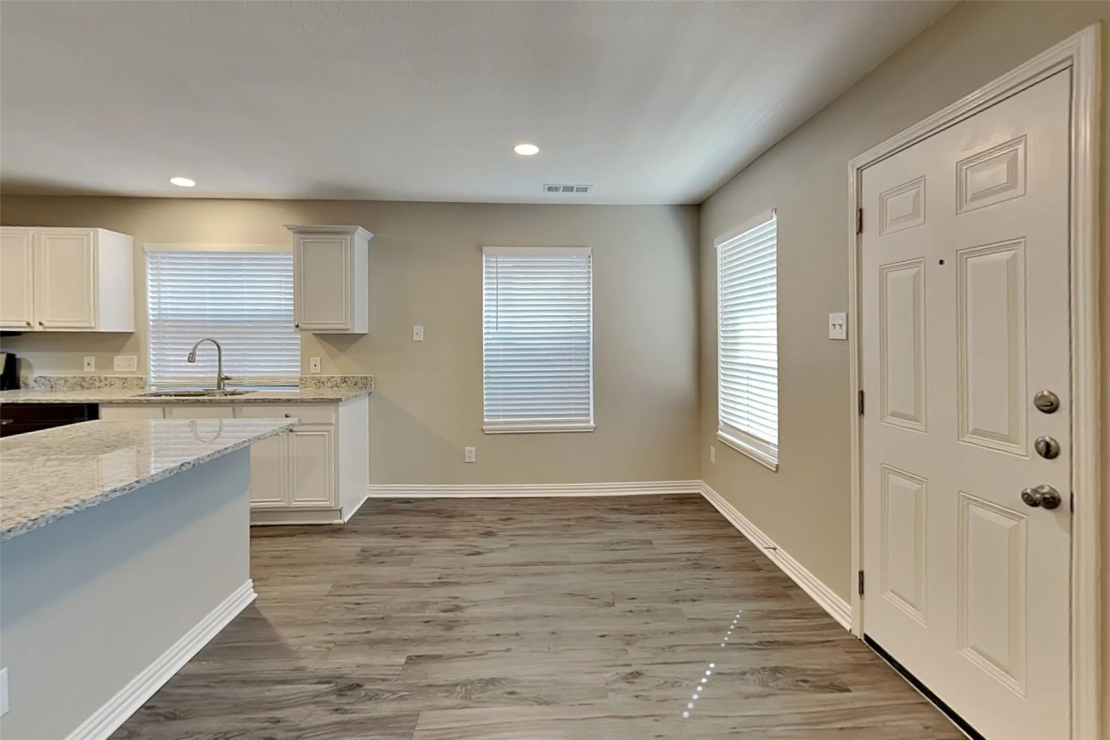Single Family Residence For Rent in Tarrant County , 2839 Park Place Drive, Grand Prairie, Texas 75052, 4 Bedroom, 3 Bathroom, 2 Garage spaces, 2,652 Sqft, built in 2003, mls#21356312, Real Estate Agent in Grand Prairie, Homes For Rent in Tarrant county, Homes For Rent in Grand Prairie, Realtor in Grand Prairie Texas, Real Estate Brokerage Independent Realty Texas, Luminita Cordes Realtor