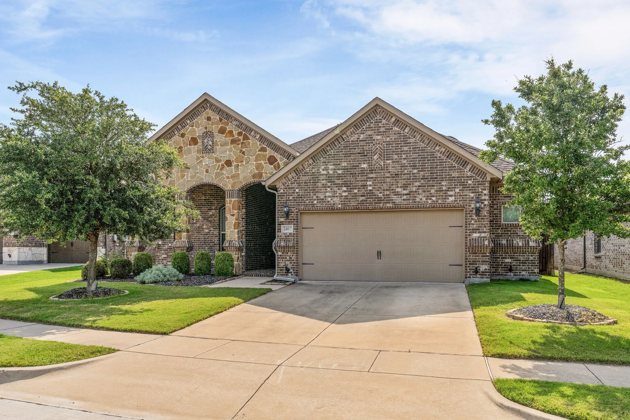Single Family Residence For Sale in Collin County , 2407 Maston Drive, Anna, Texas 75409, 3 Bedroom, 2 Bathroom, 2 Garage spaces, 2,473 Sqft, built in 2017, mls#21356152, Real Estate Agent in Anna, Homes For Sale in Collin county, Homes For Sale in Anna, Realtor in Anna Texas, Real Estate Brokerage Independent Realty Texas, Luminita Cordes Realtor